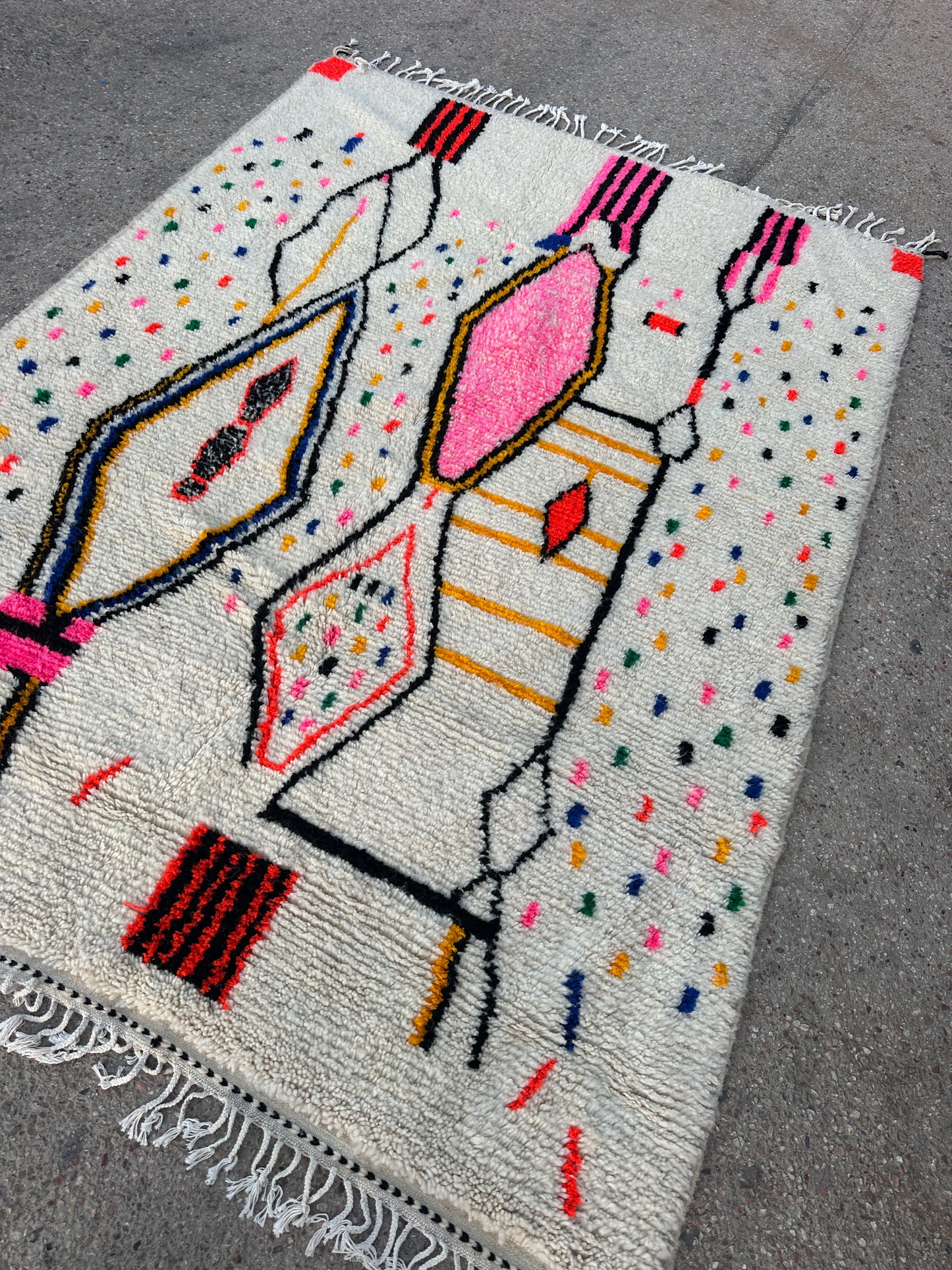 Handmade Azilal Rug, size 300 x 200 cm || 9.84 x 6.56 ft