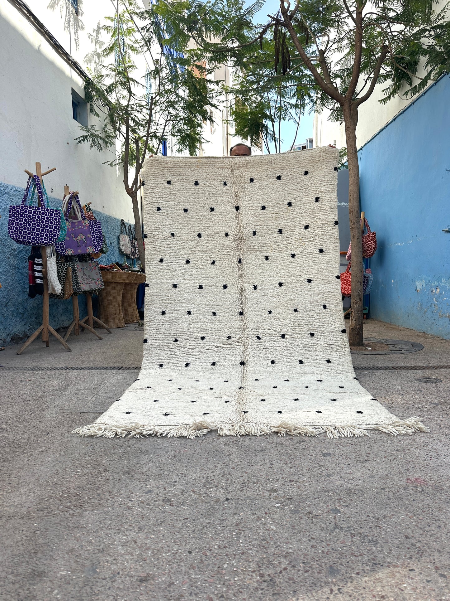 Handmade Beni Ouarain, size 250 x 150 cm || 8.2 x 4.92 ft