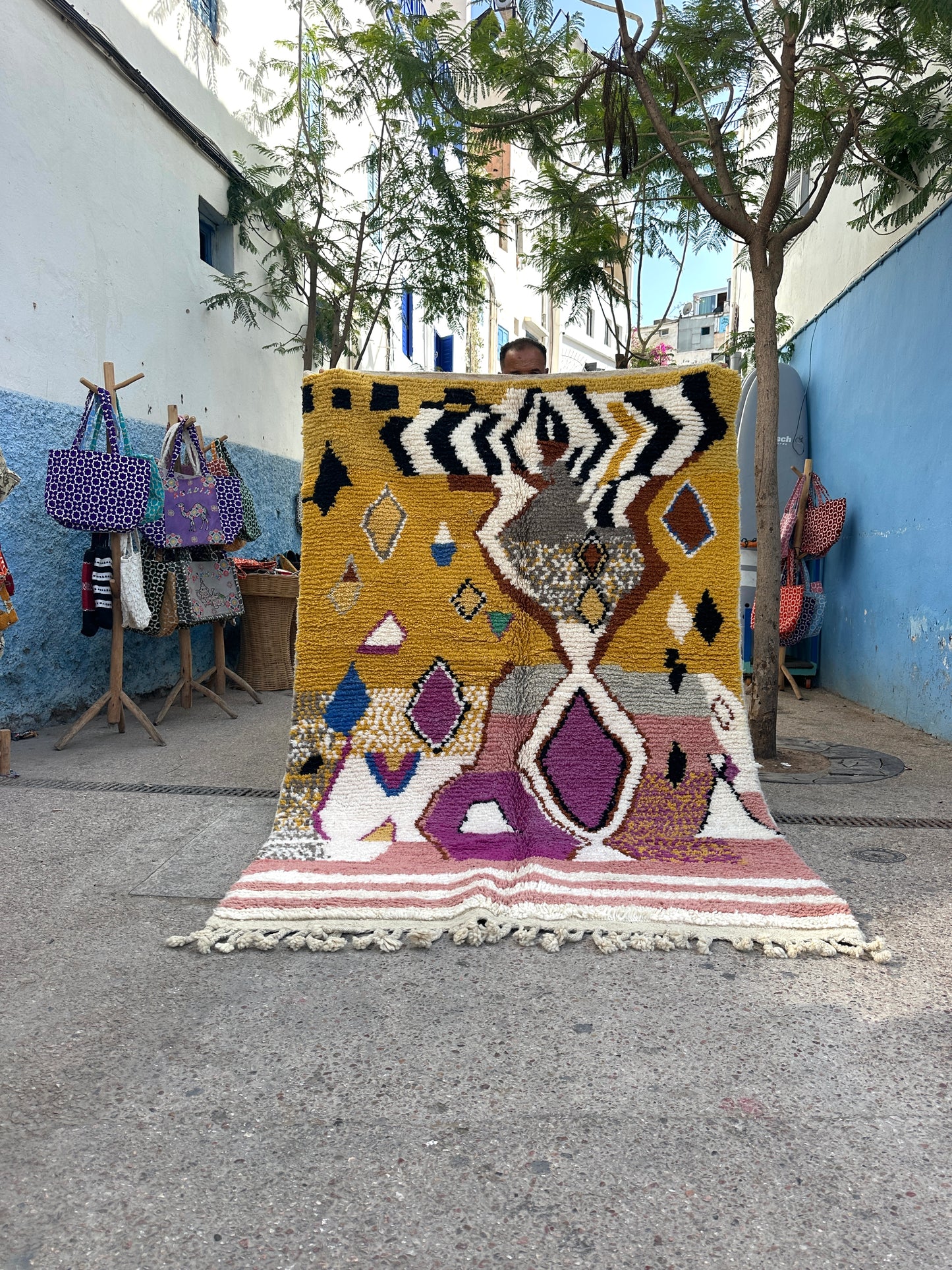 Handmade Beni Ouarain, size 250 x 150 cm || 8.2 x 4.92 ft
