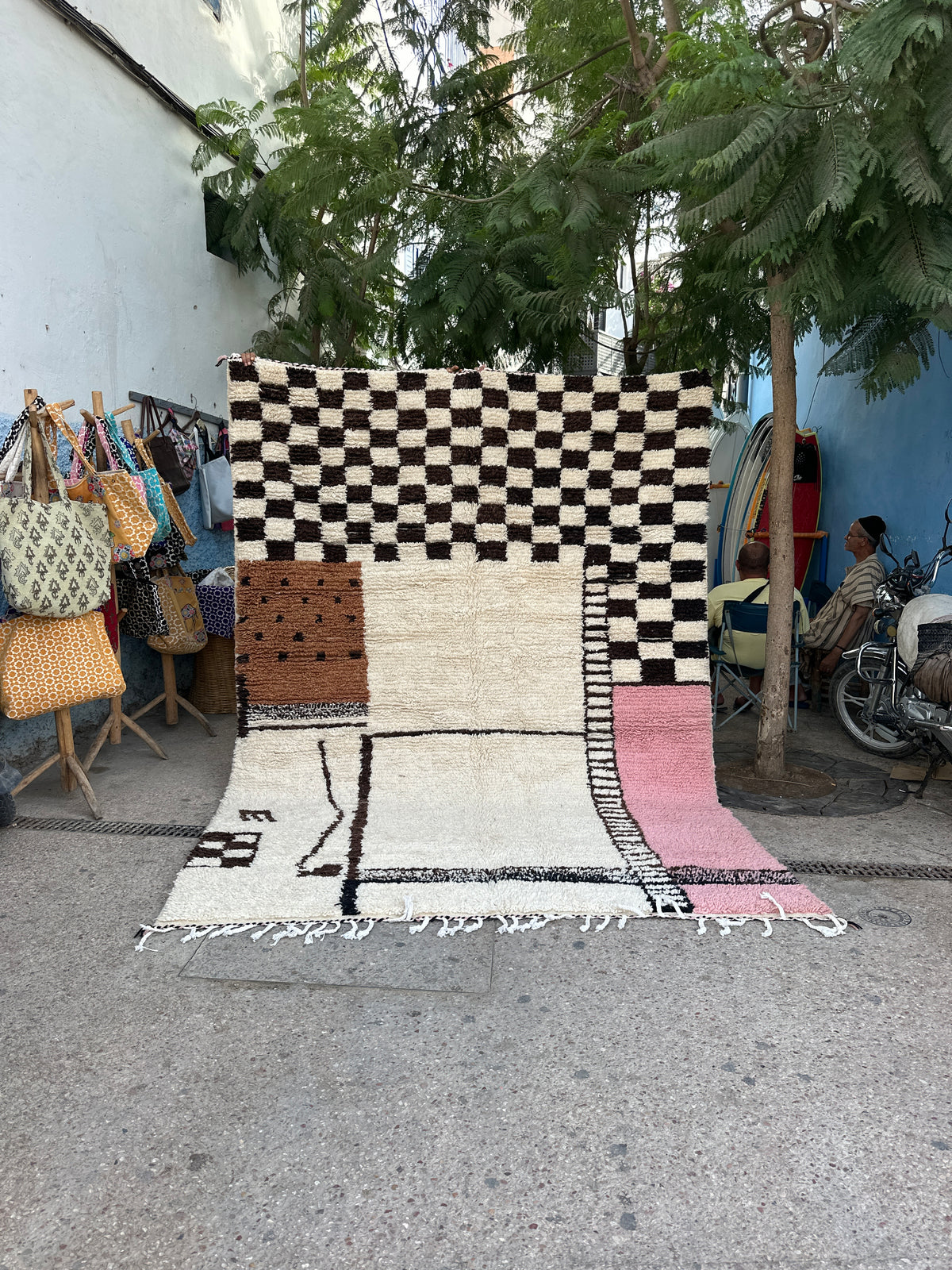 Handmade Azilal Rug, size 300 x 200 cm || 9.84 x 6.56 ft