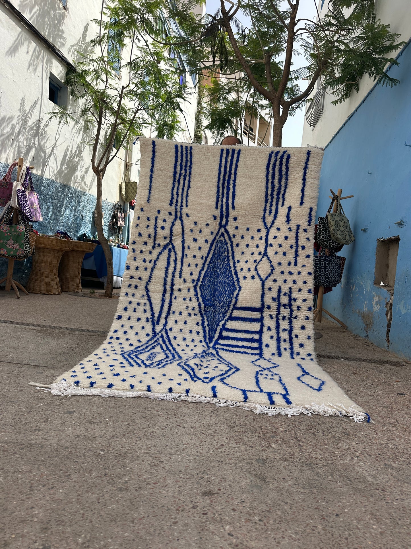 Handmade Azilal Rug, size 250 x 150 cm || 8.2 x 4.92 ft