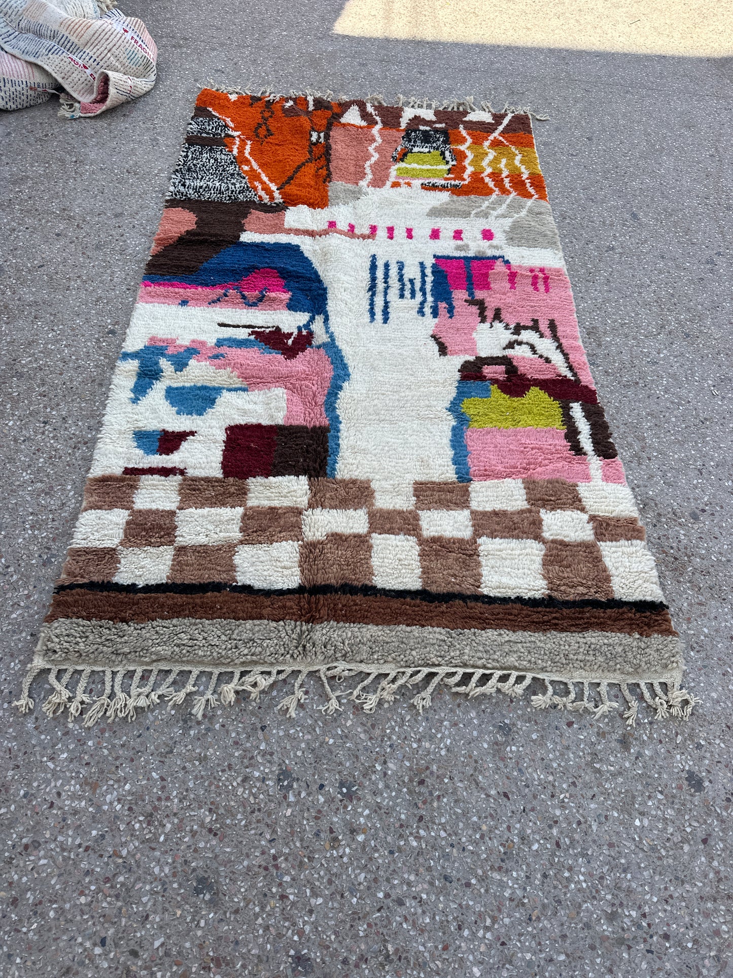 Handmade Azilal Rug, size 250 x 150 cm || 8.2 x 4.92 ft
