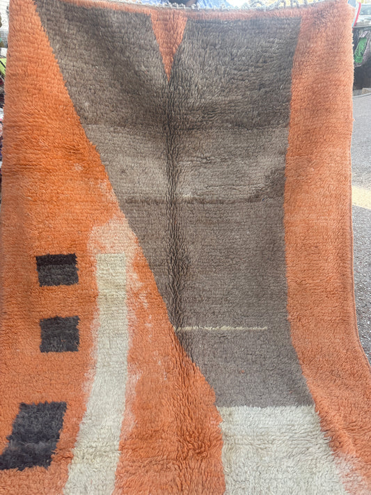 Handmade Azilal Rug, size 250 x 150 cm || 8.2 x 4.92 ft