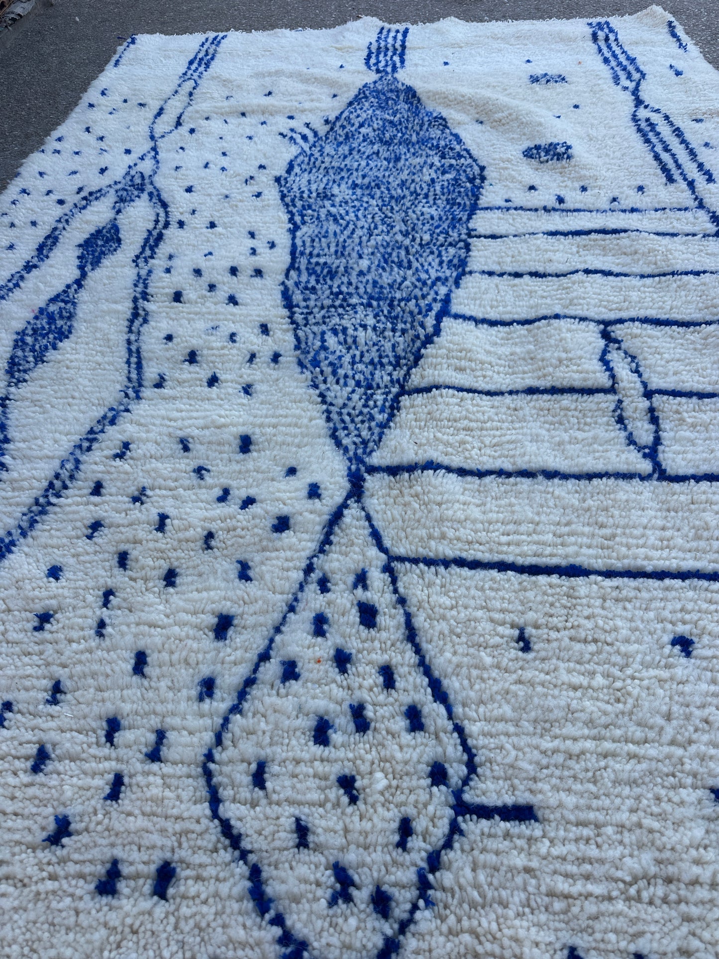 Azilal Rug, size 300 x 200 cm || 9.84 x 6.56 ft