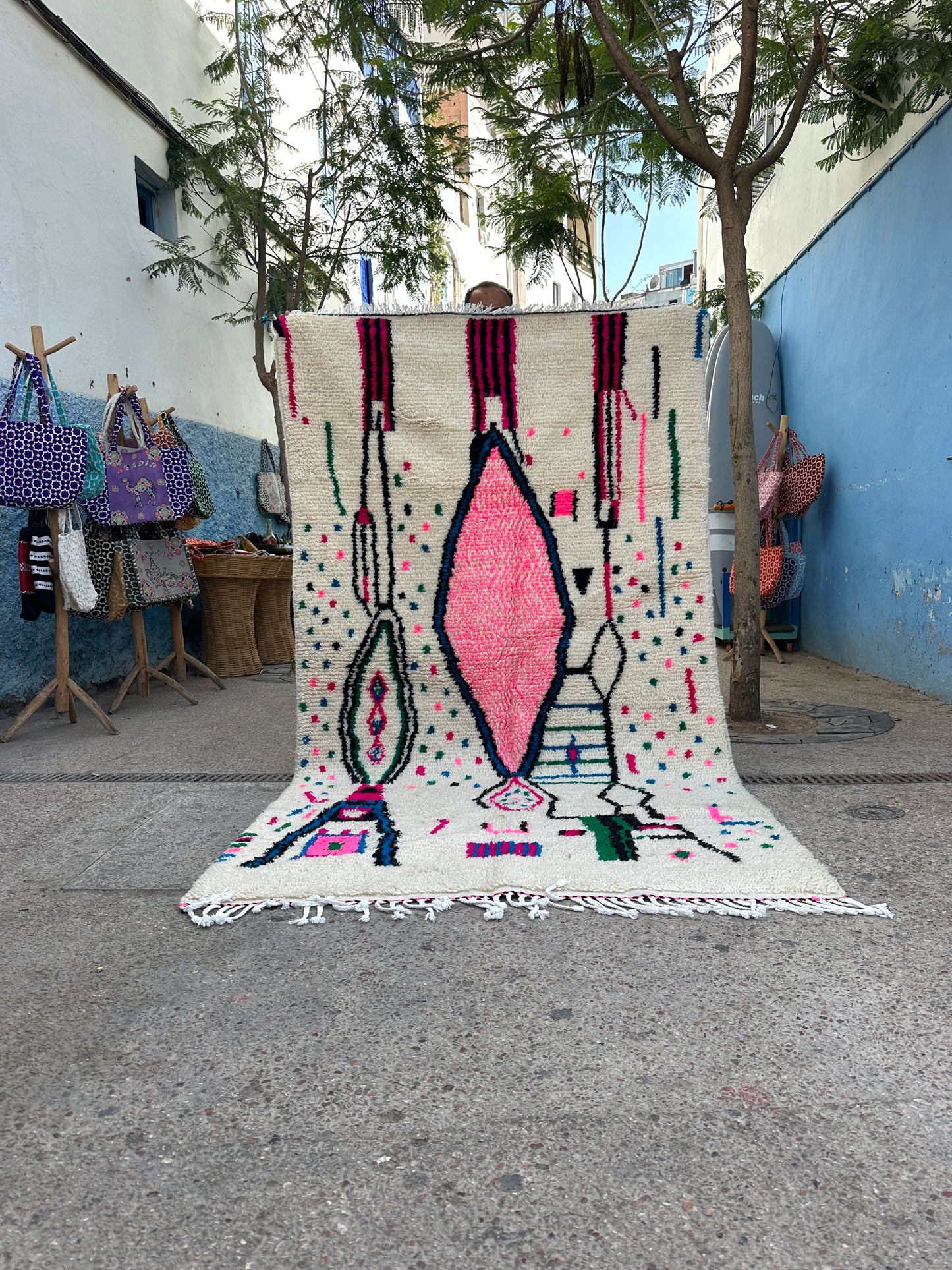 Handmade Azilal Rug, size 250 x 150 cm || 8.2 x 4.92 ft