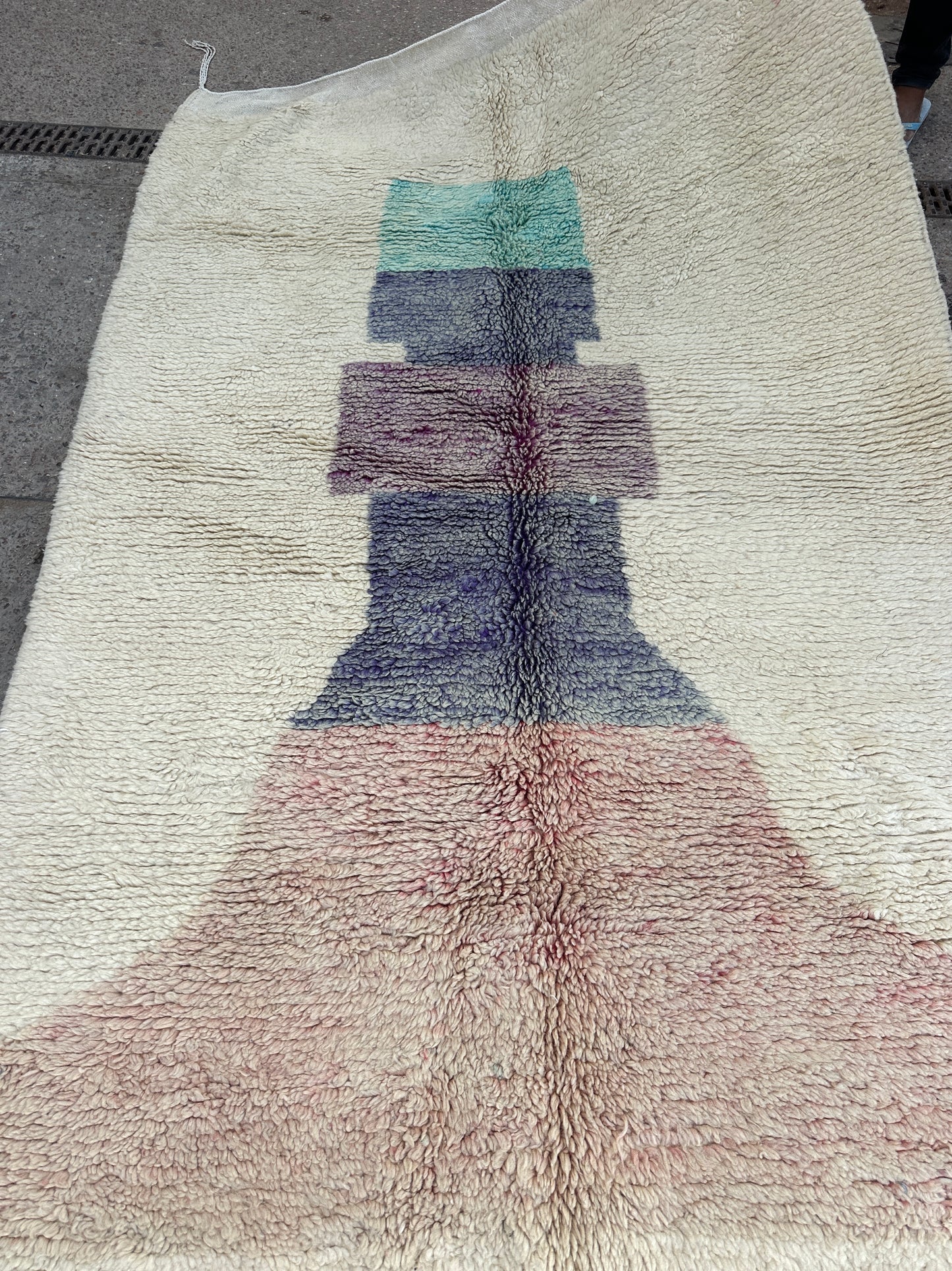 Handmade Azilal Rug, size 250 x 150 cm || 8.2 x 4.92 ft