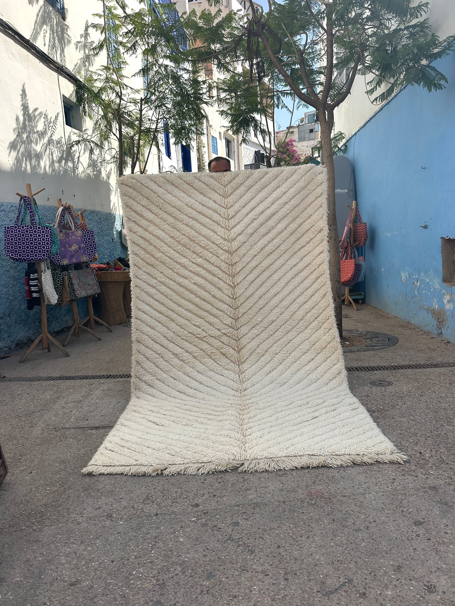 Handmade Beni Ouarain, size 250 x 150 cm || 8.2 x 4.92 ft