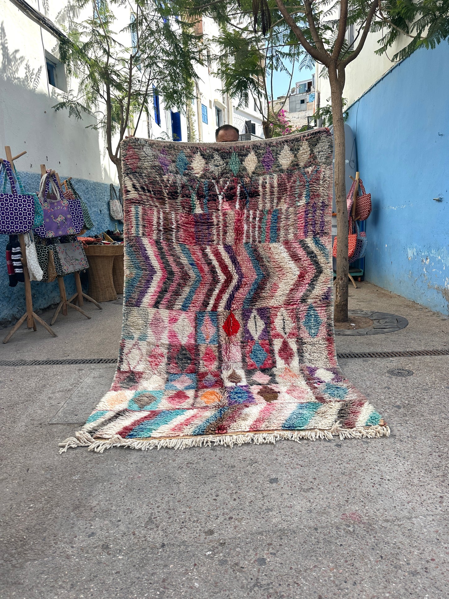 Handmade Azilal Rug, size 250 x 150 cm || 8.2 x 4.92 ft