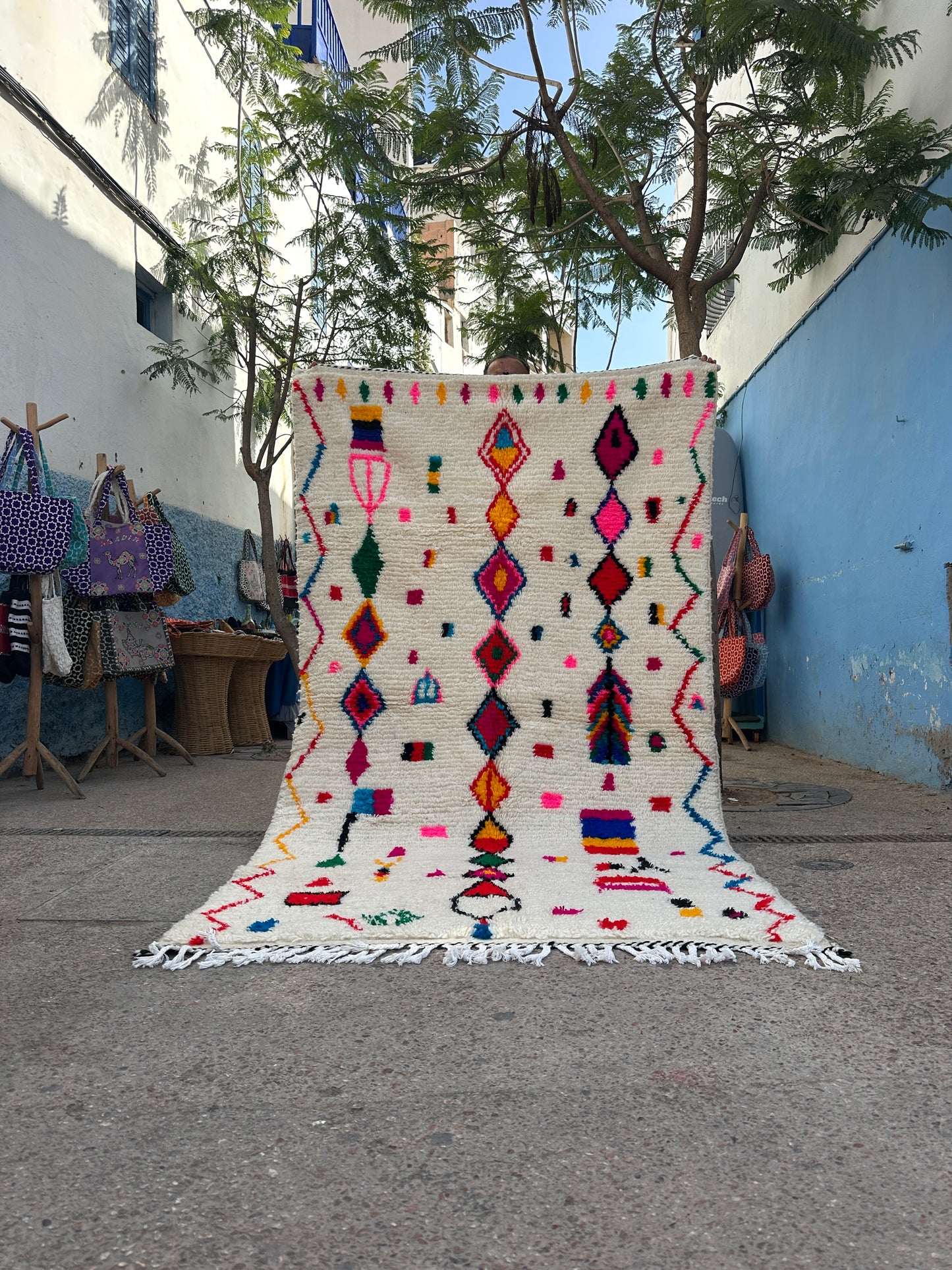 Handmade Azilal Rug, size 250 x 150 cm || 8.2 x 4.92 ft