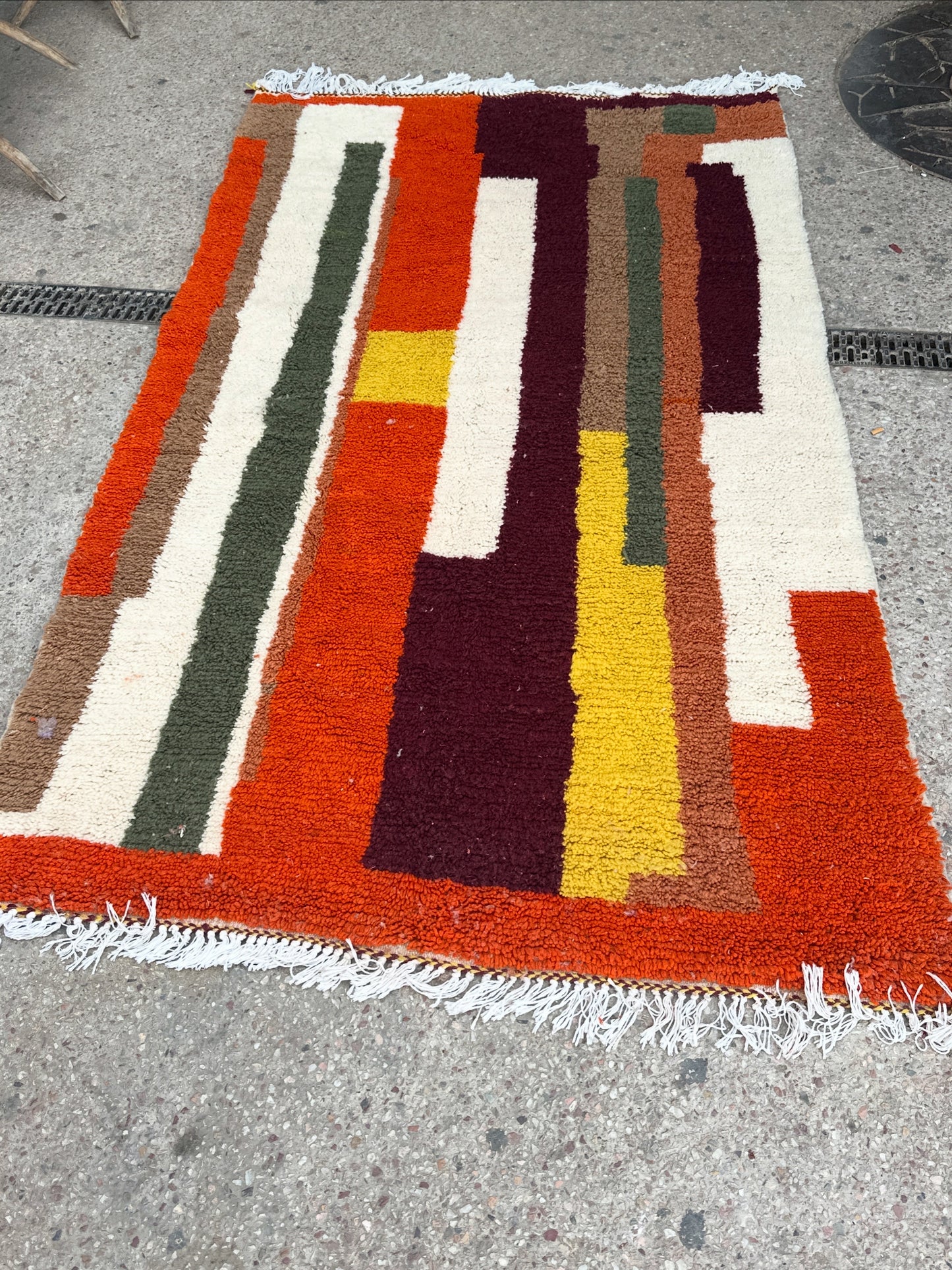 Handmade Azilal Rug, size 250 x 150 cm || 8.2 x 4.92 ft