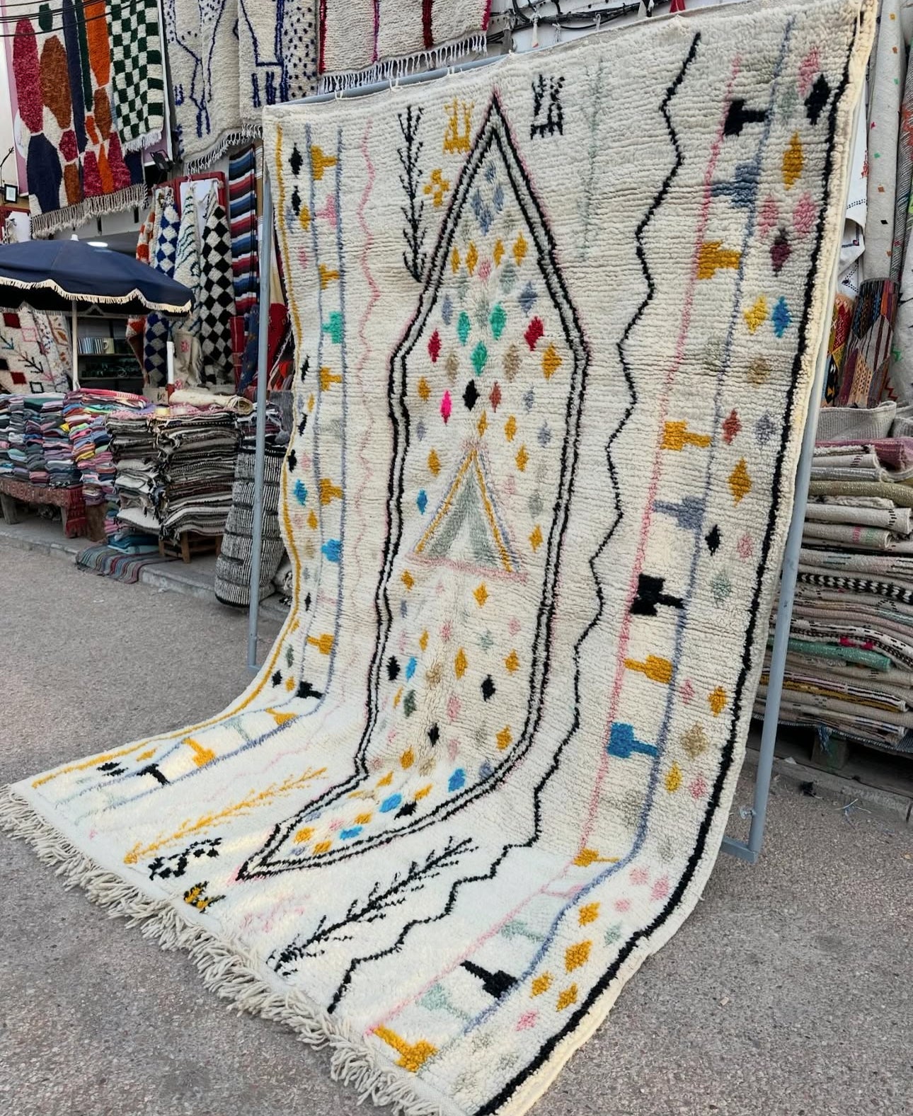 Azilal Rug, size 300 x 200 cm || 9.84 x 6.56 ft
