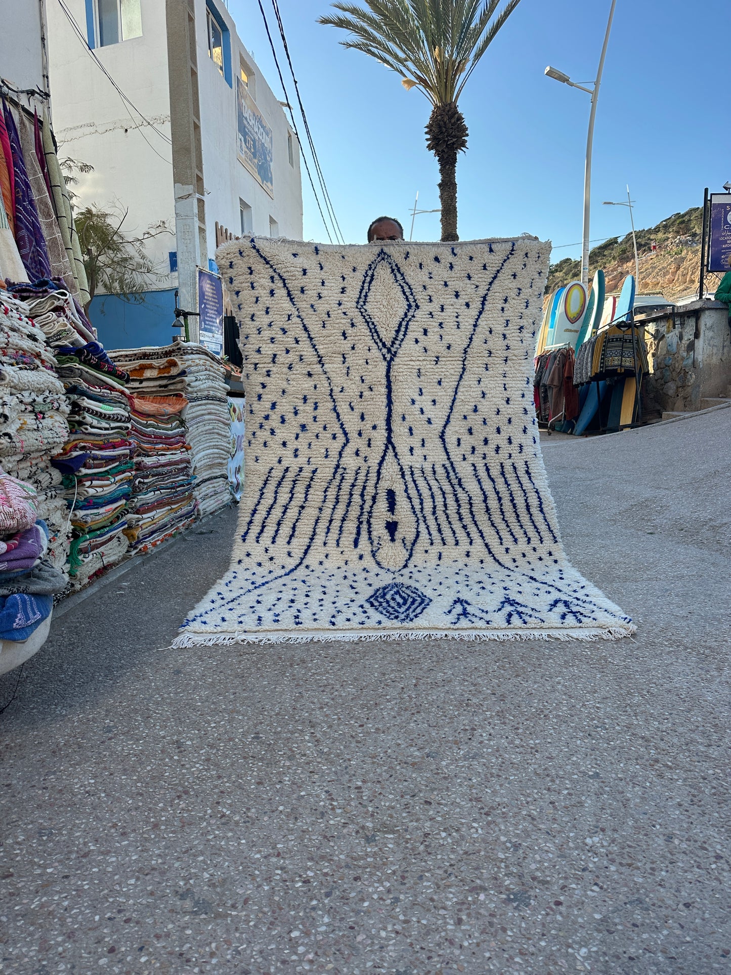 Handmade Azilal Rug, size 250 x 150 cm || 8.2 x 4.92 ft