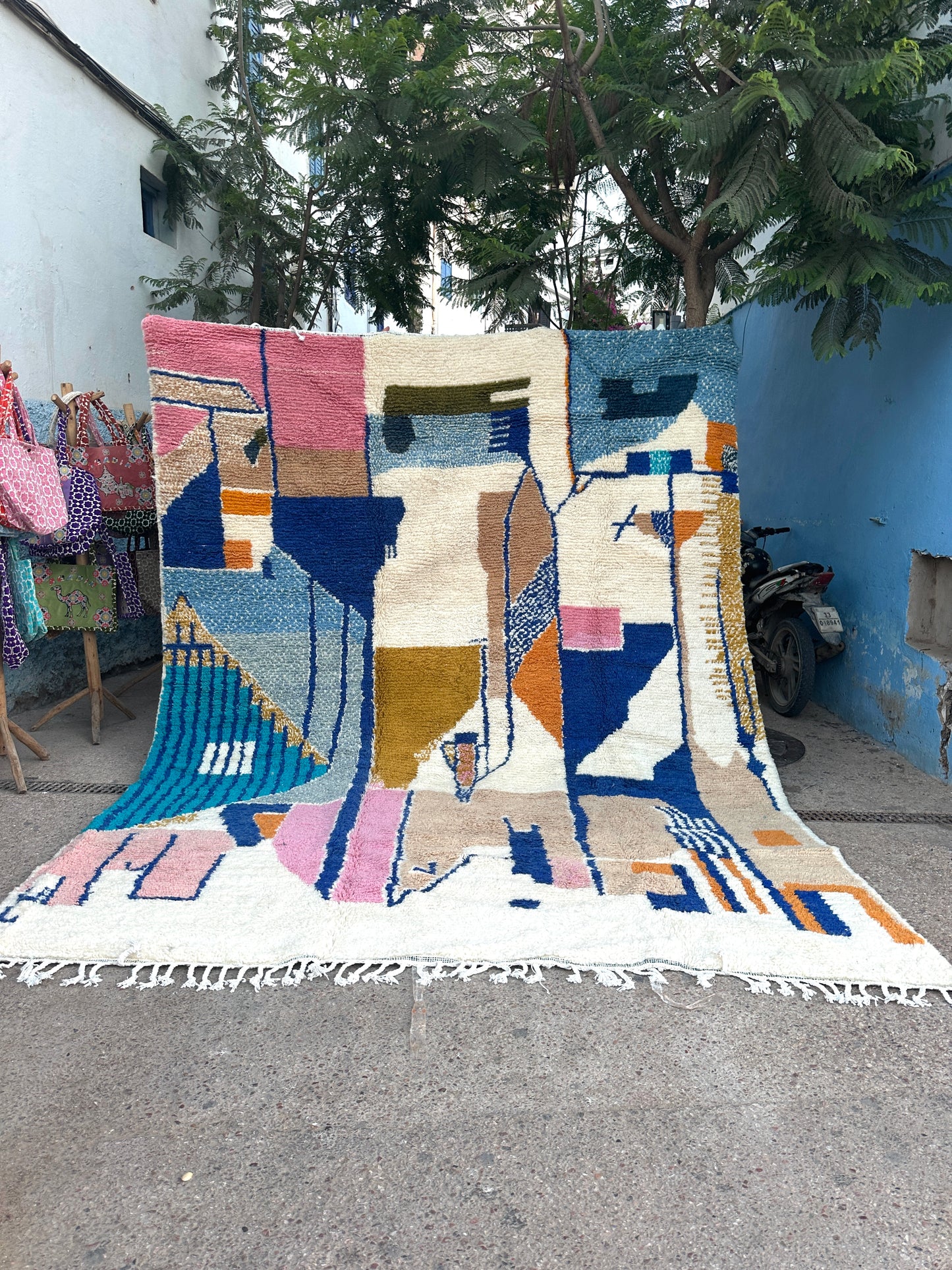 Handmade Beni Ouarain, size 350 x 250 cm ||