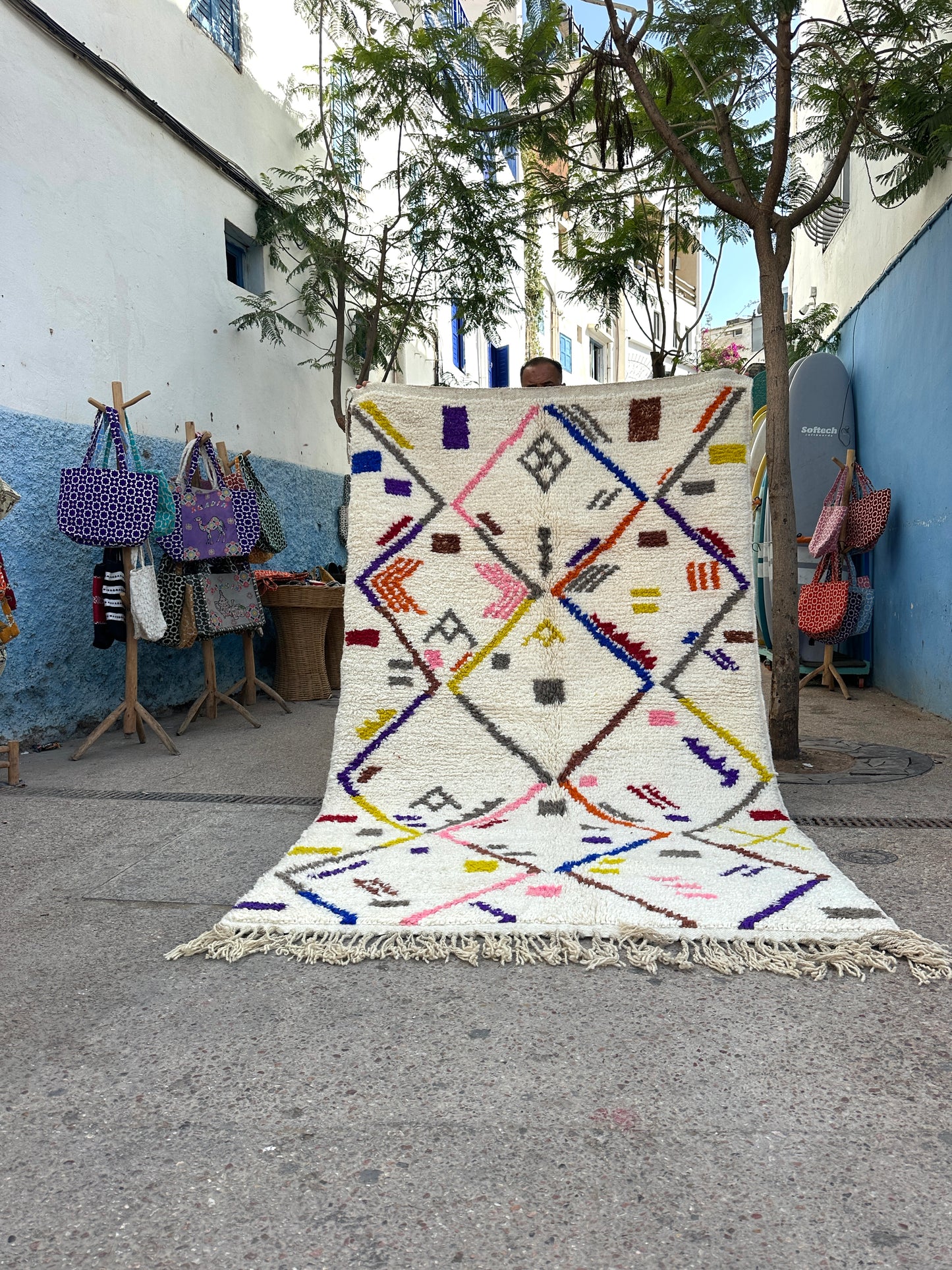 Handmade Beni Ouarain, size 250 x 150 cm || 8.2 x 4.92 ft