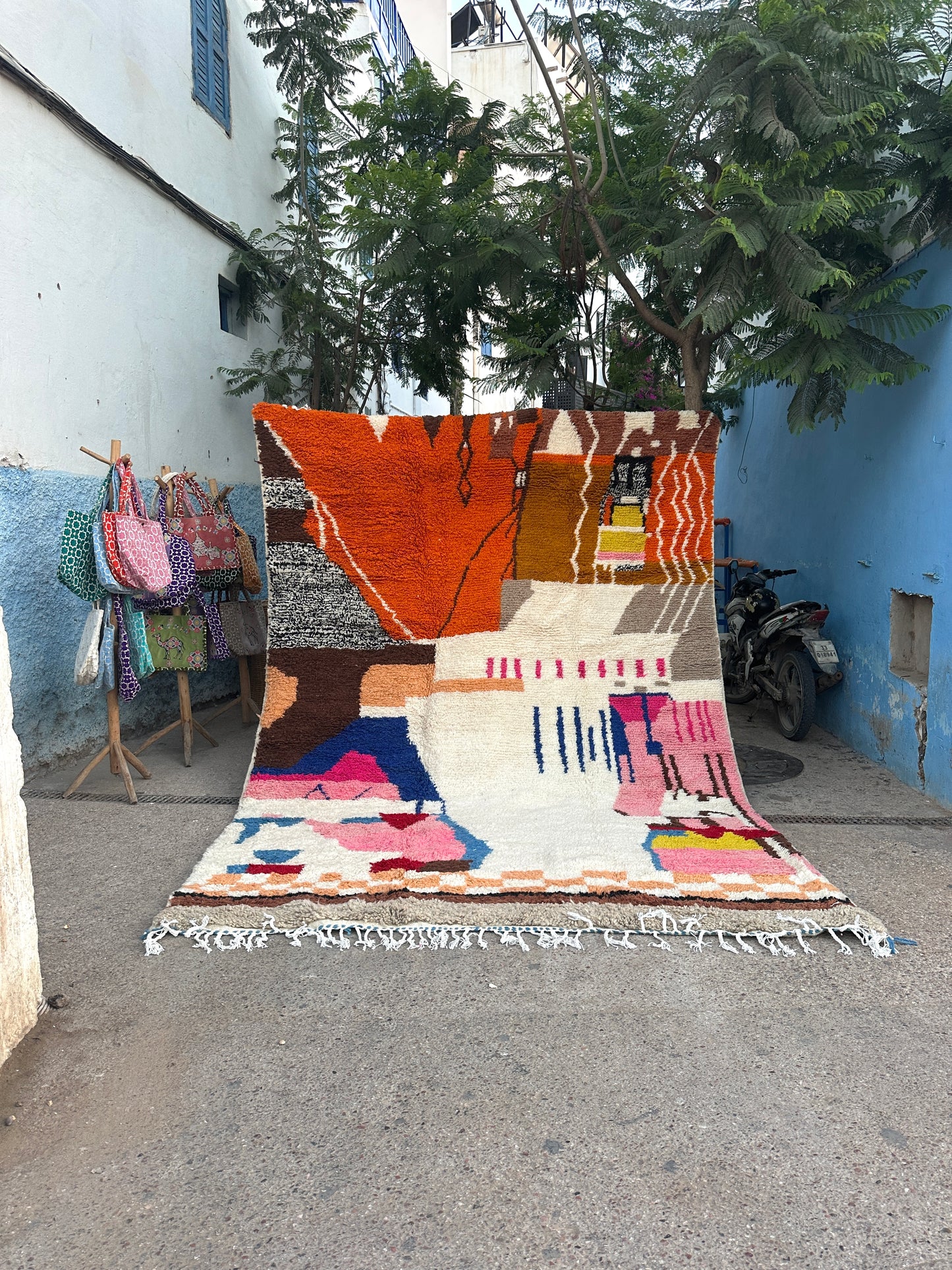 Handmade Beni Ouarain, size 350 x 250 cm ||