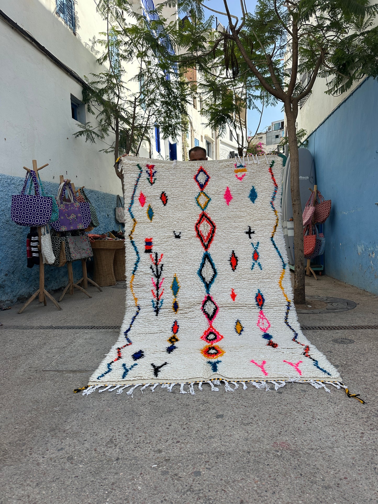 Handmade Azilal Rug, size 250 x 150 cm || 8.2 x 4.92 ft