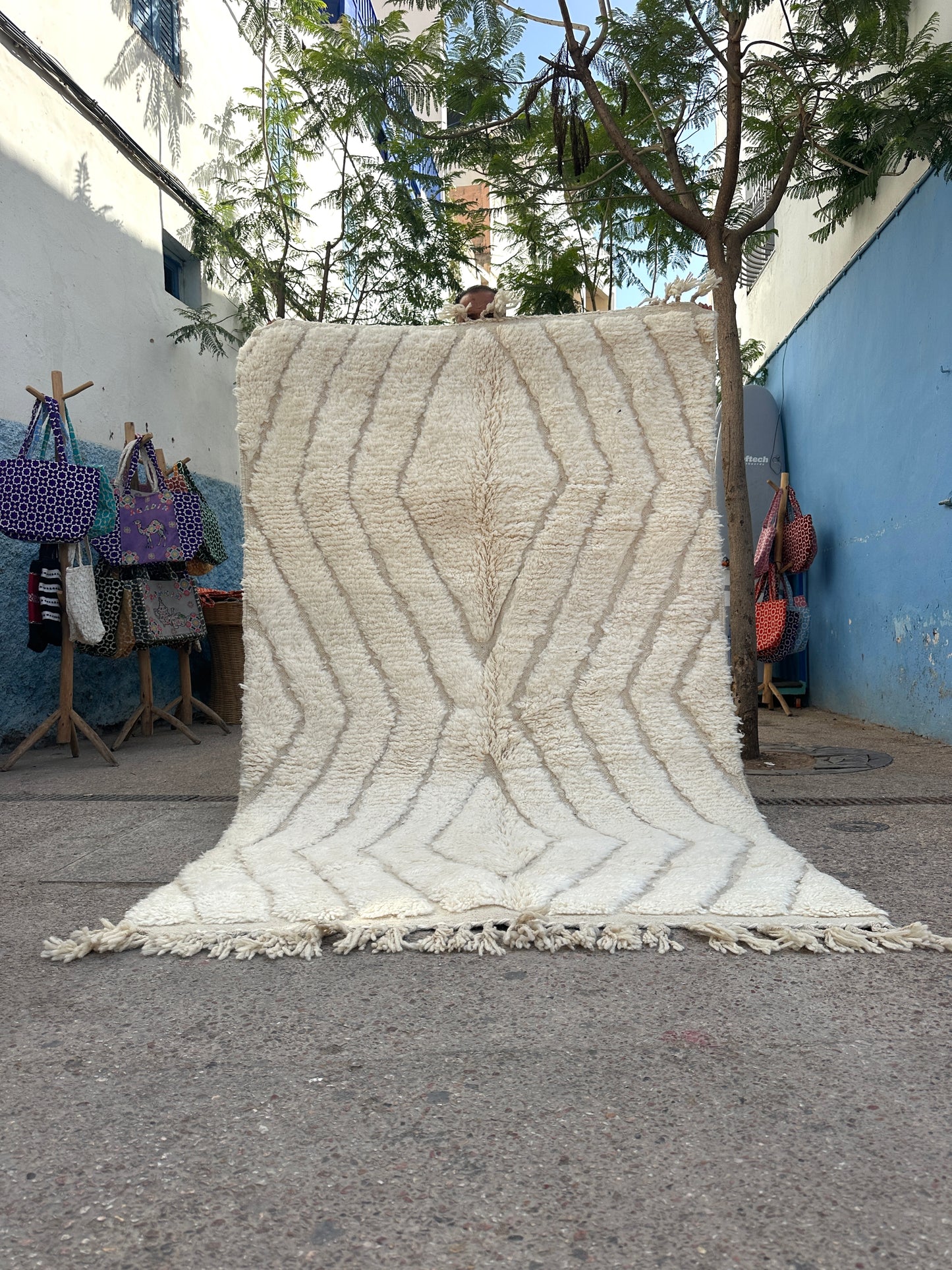 Handmade Beni Ouarain, size 250 x 150 cm || 8.2 x 4.92 ft