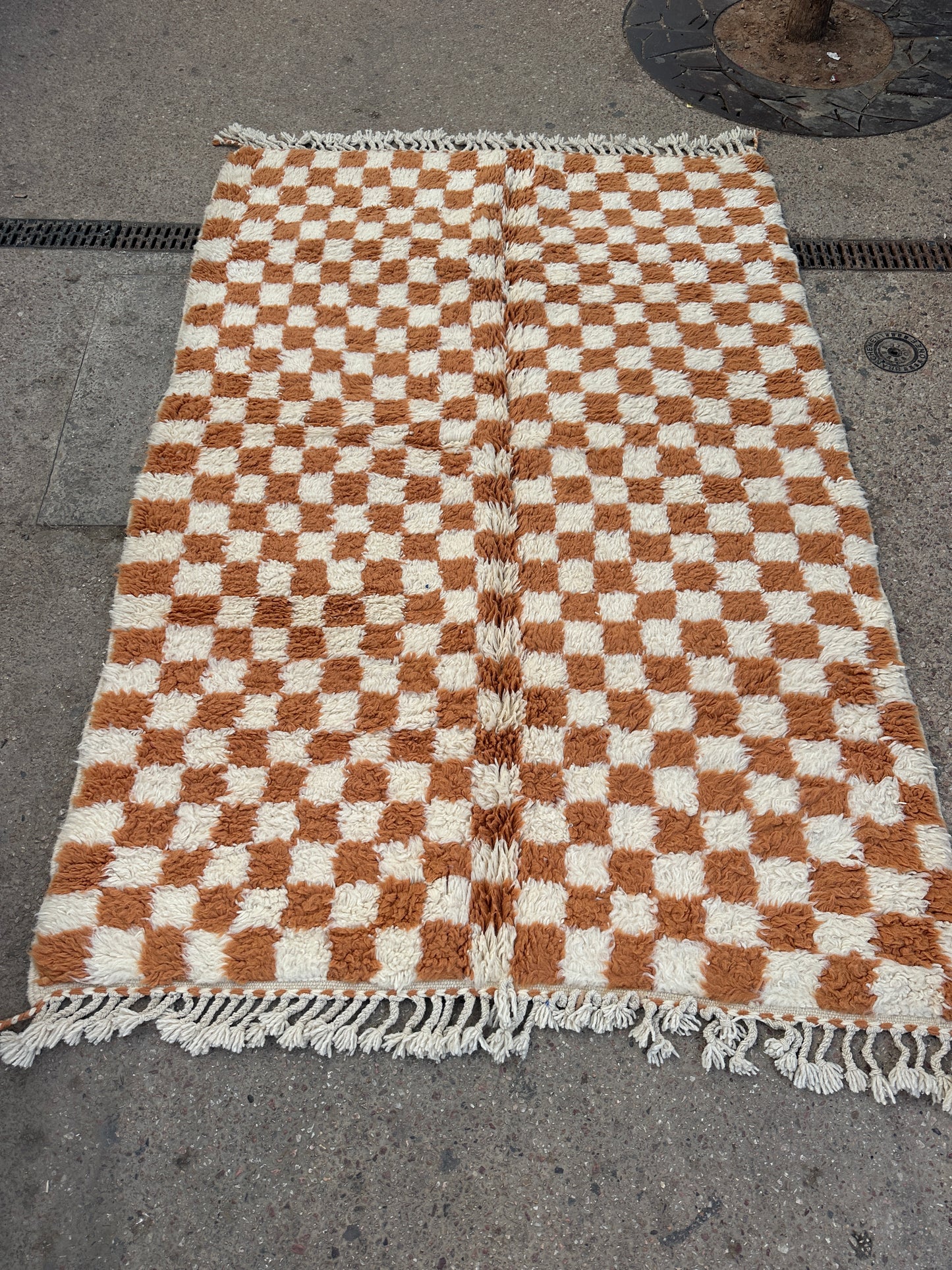 Handmade Beni Ouarain, size 250 x 150 cm || 8.2 x 4.92 ft