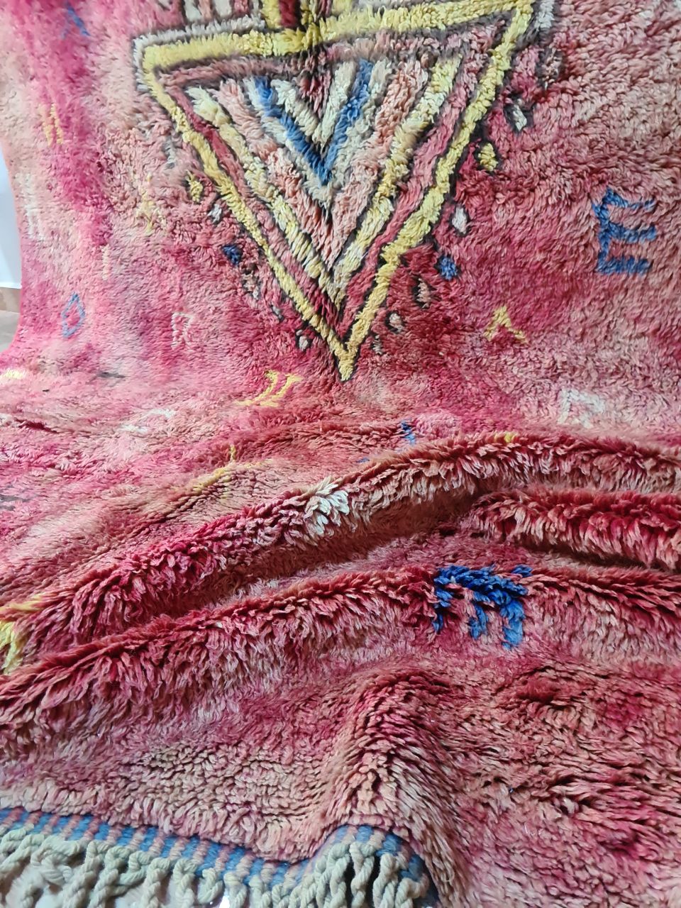Handmade mrirt, size 250 x 150 cm || 8.2 x 4.92 ft