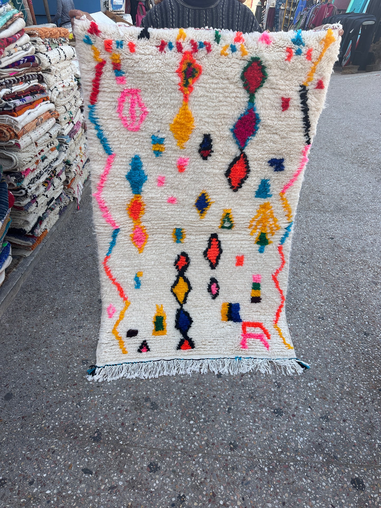 Handmade Azilal Rug, size 150 x 100 cm (4.92 x 3.28 ft)