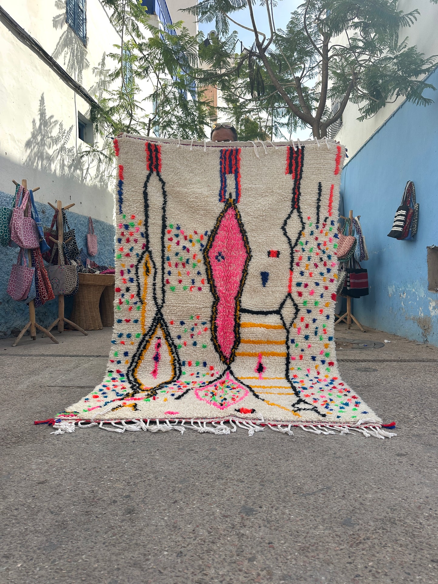 Handmade Azilal Rug, size 250 x 150 cm || 8.2 x 4.92 ft