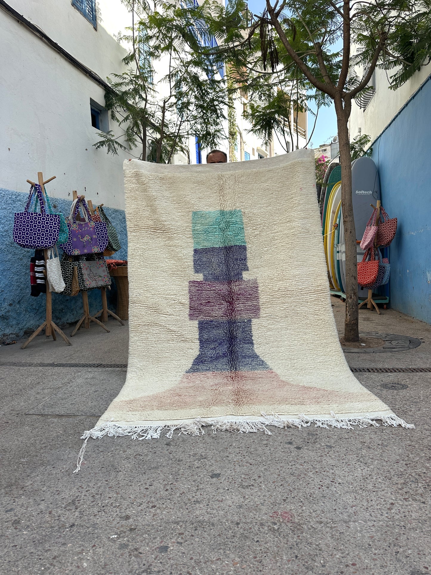 Handmade Azilal Rug, size 250 x 150 cm || 8.2 x 4.92 ft