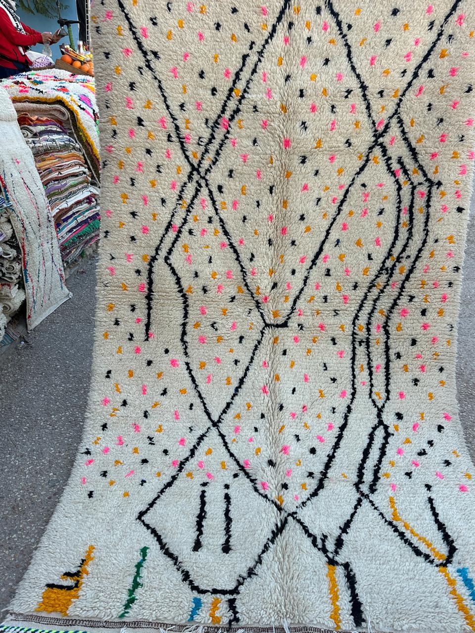 Handmade Azilal Rug, size 250 x 150 cm || 8.2 x 4.92 ft