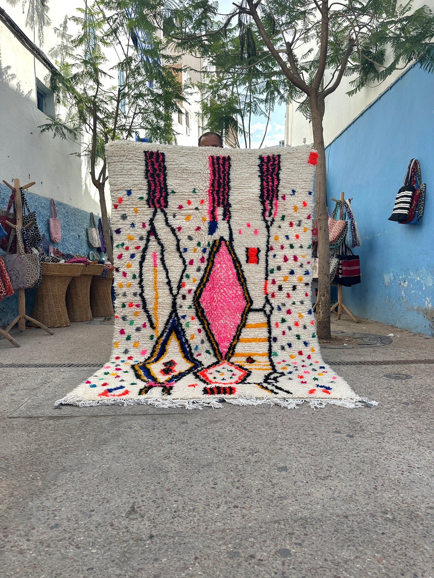 Handmade Azilal Rug, size 250 x 150 cm || 8.2 x 4.92 ft