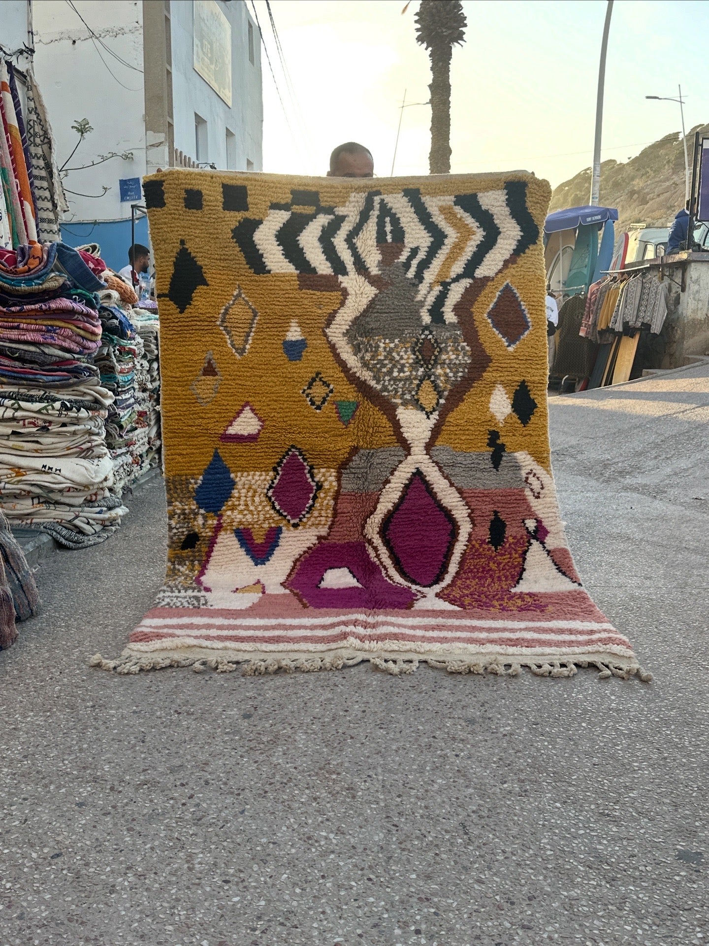 Handmade Azilal Rug, size 250 x 150 cm || 8.2 x 4.92 ft