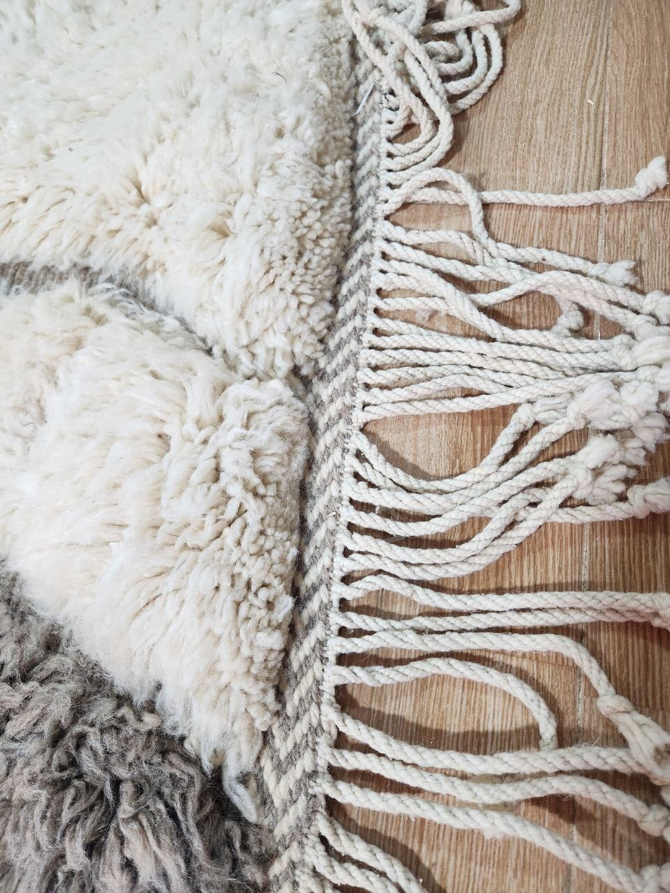 Mrirt Rug size 350 x 290 cm