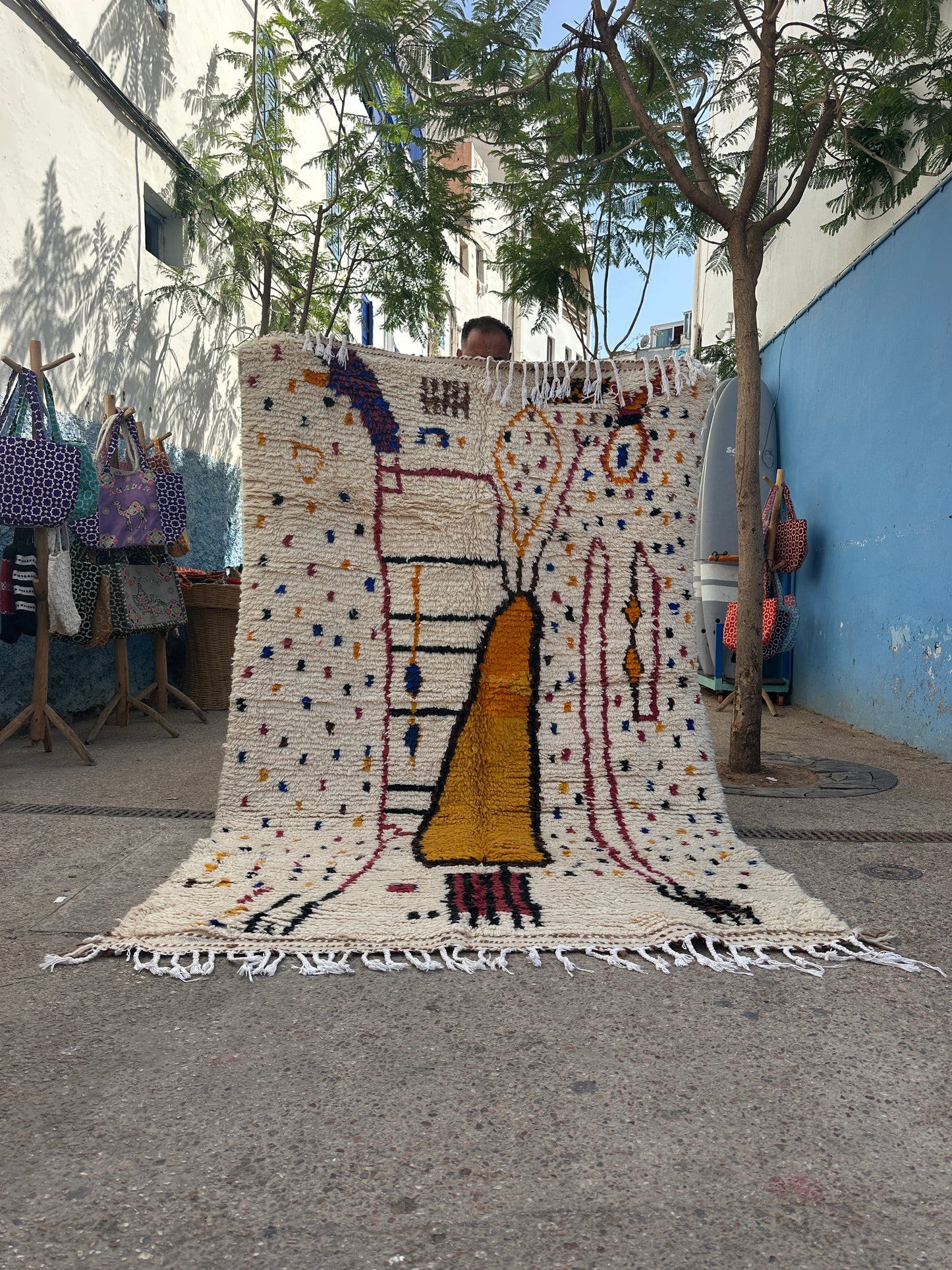 Handmade Azilal Rug, size 250 x 150 cm || 8.2 x 4.92 ft