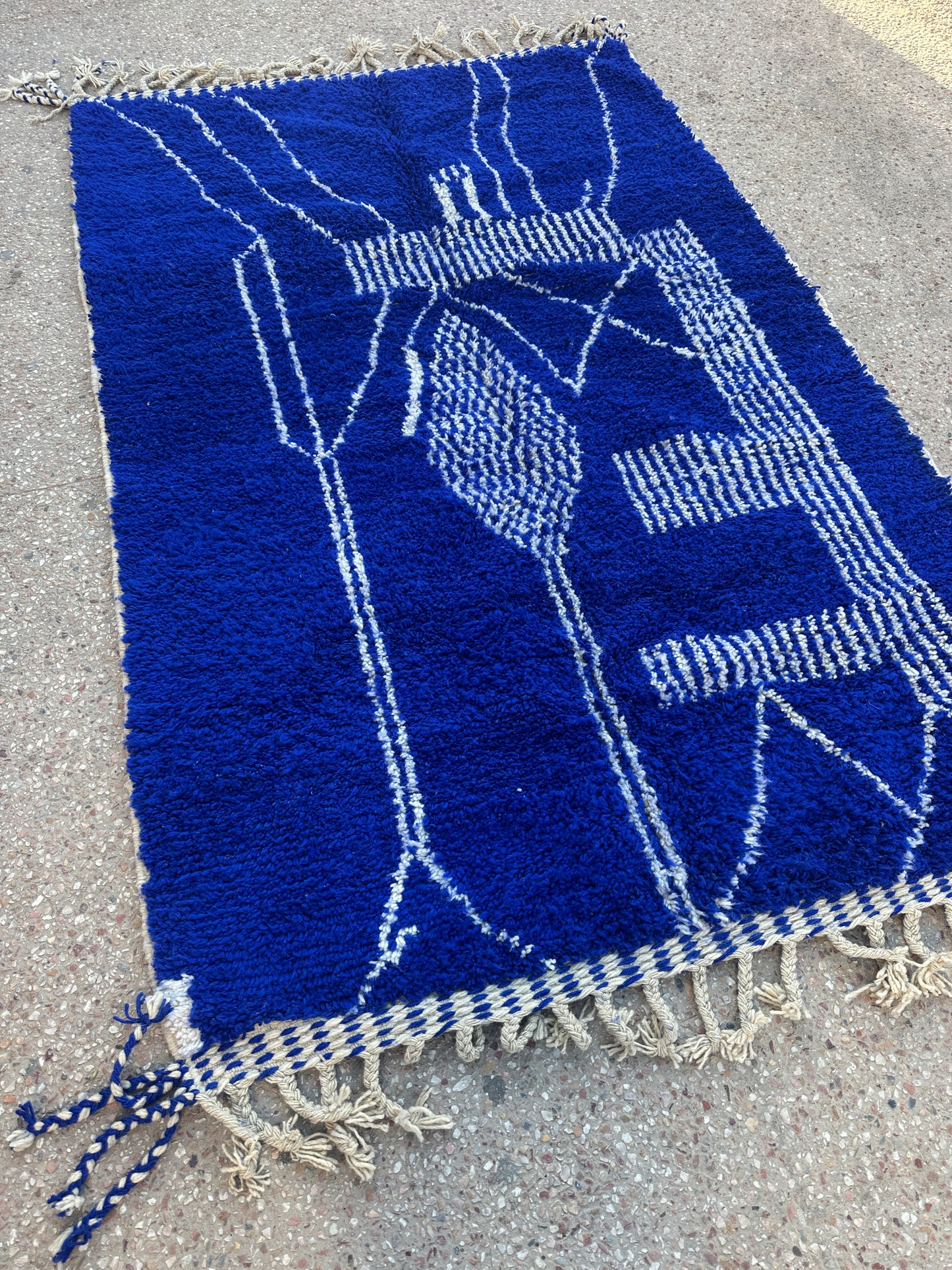 Beni Ouarain Rug size 250 x 150 cm || 8.2 x 4.92 ft