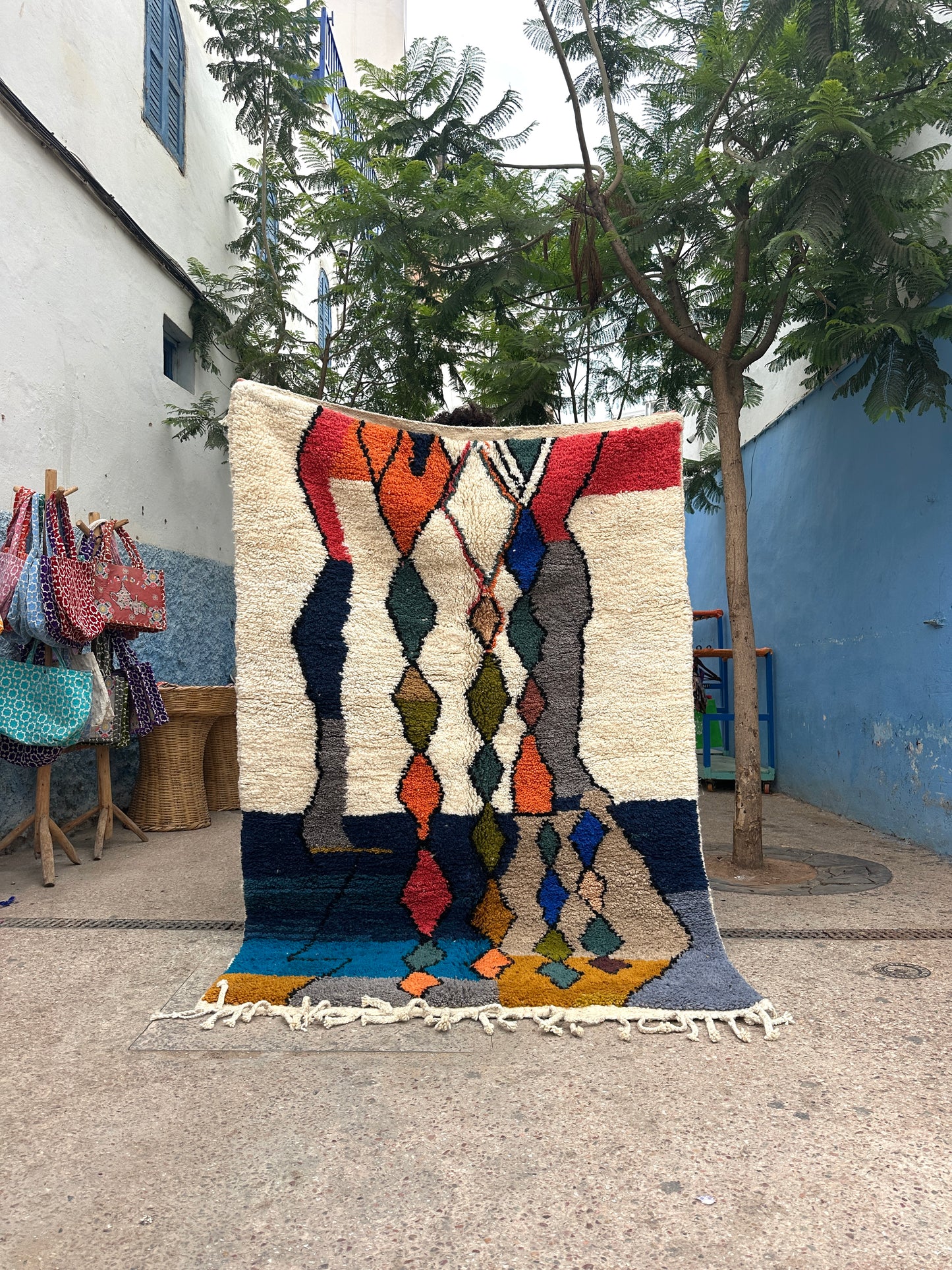 Handmade Beni Ouarain, size 250 x 150 cm || 8.2 x 4.92 ft