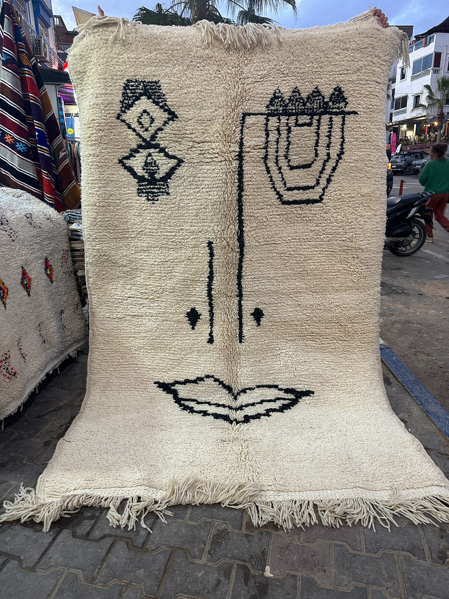 Beni Ouarain Rug size 250 x 150 cm || 8.2 x 4.92 ft