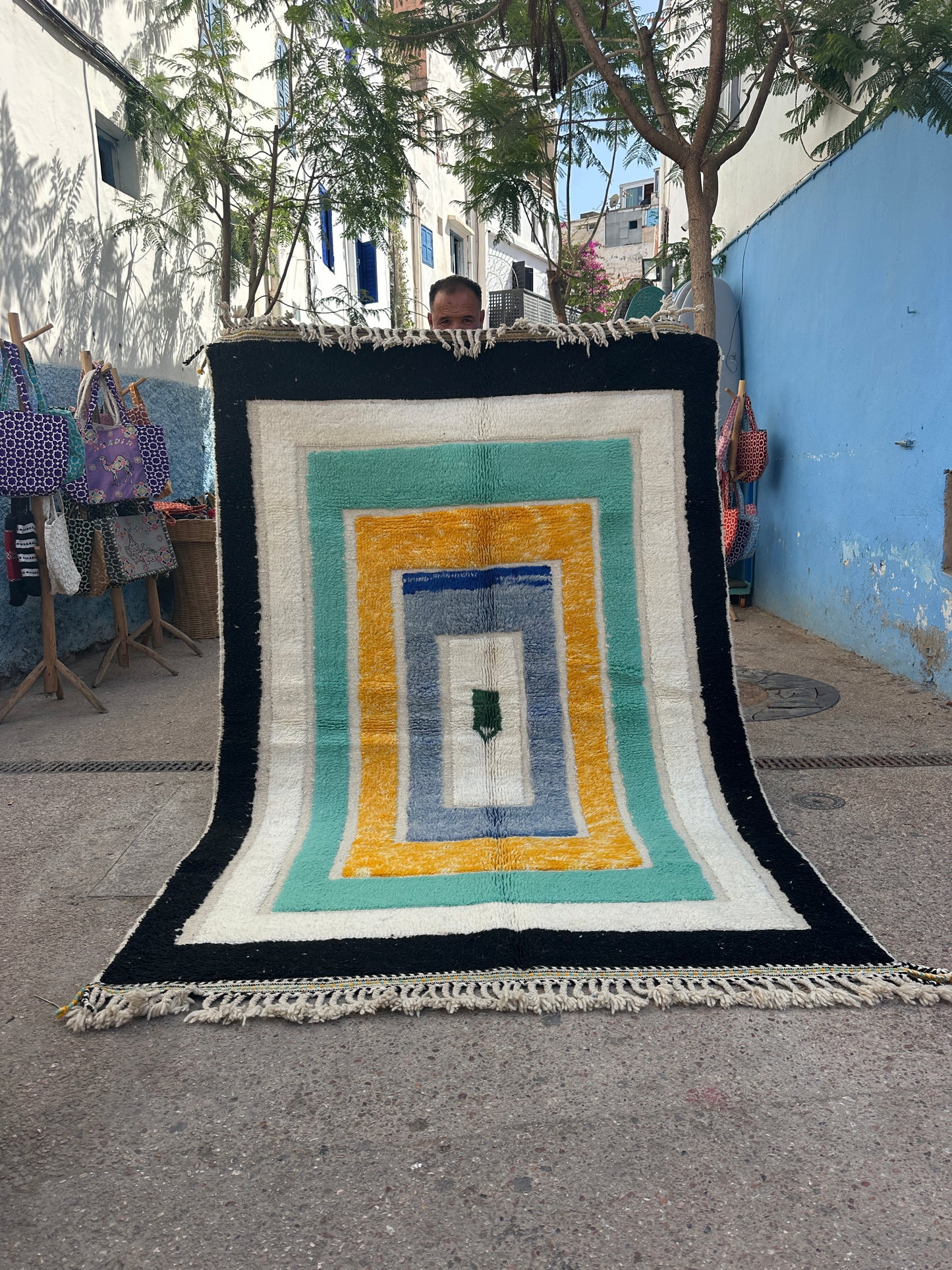 Handmade Beni Ouarain, size 250 x 150 cm || 8.2 x 4.92 ft