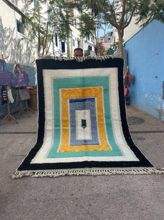 Handmade Beni Ouarain, size 250 x 150 cm || 8.2 x 4.92 ft