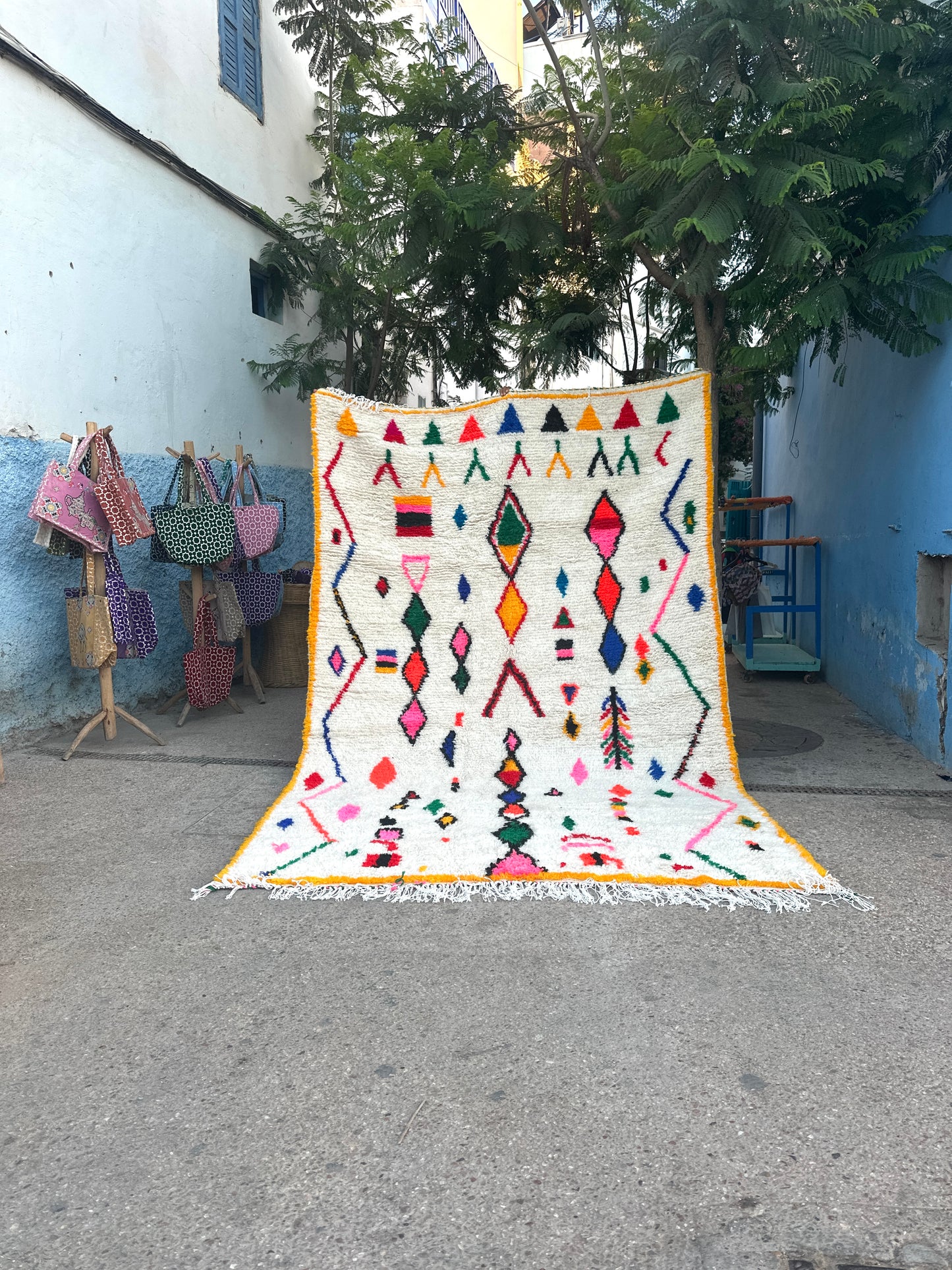 Handmade Azilal Rug, size 300 x 200 cm || 9.84 x 6.56 ft