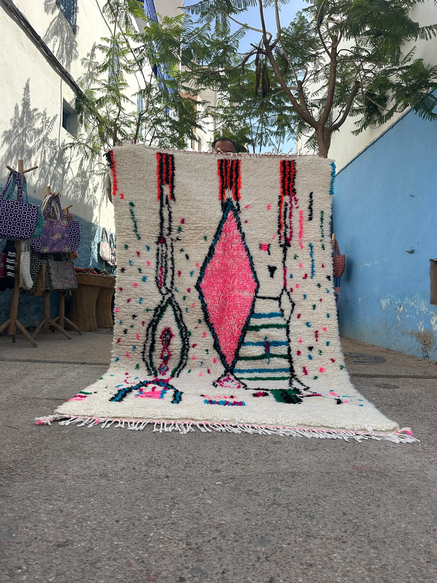 Handmade Azilal Rug, size 250 x 150 cm || 8.2 x 4.92 ft