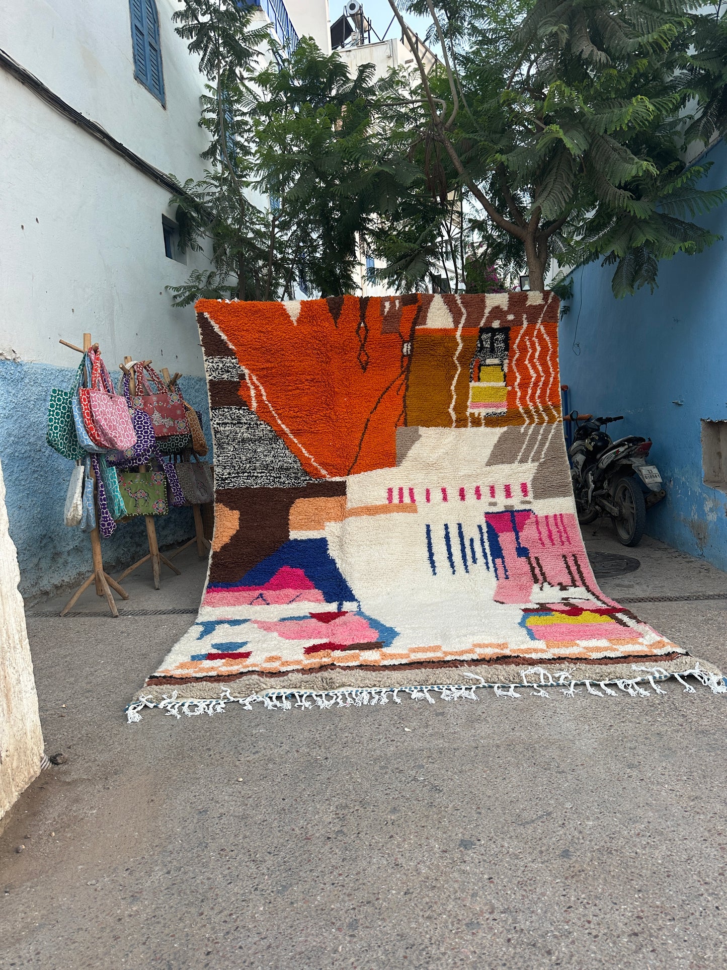 Handmade Beni Ouarain, size 350 x 250 cm ||
