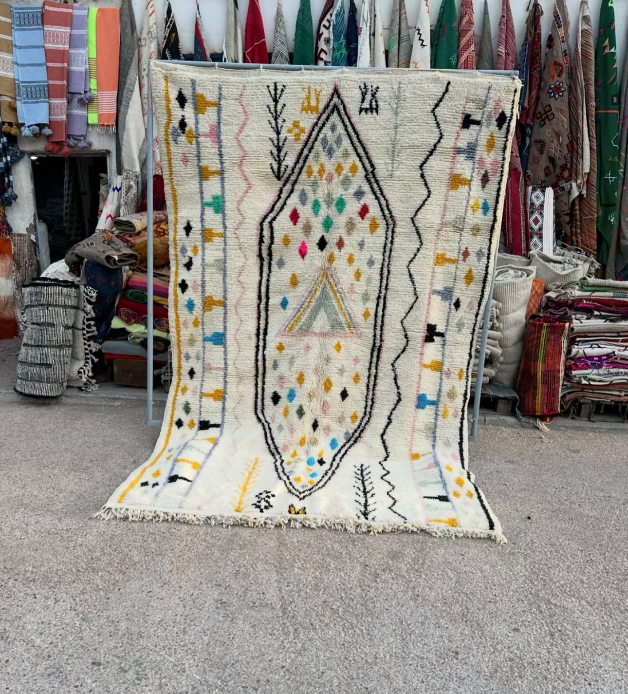Azilal Rug, size 300 x 200 cm || 9.84 x 6.56 ft