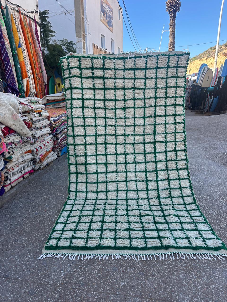 Handmade Azilal Rug, size 250 x 150 cm || 8.2 x 4.92 ft