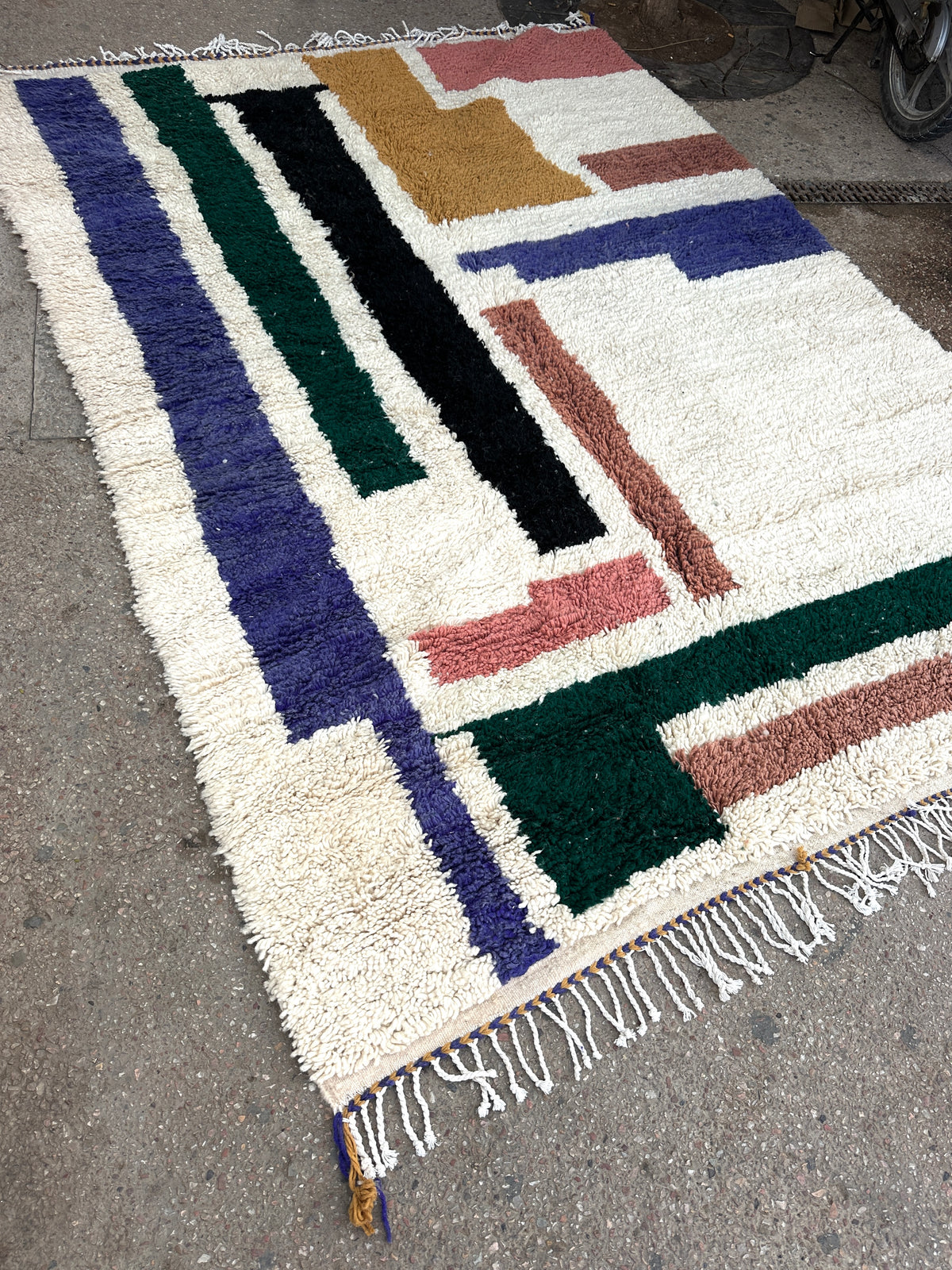 Handmade Azilal Rug, size 300 x 200 cm || 9.84 x 6.56 ft