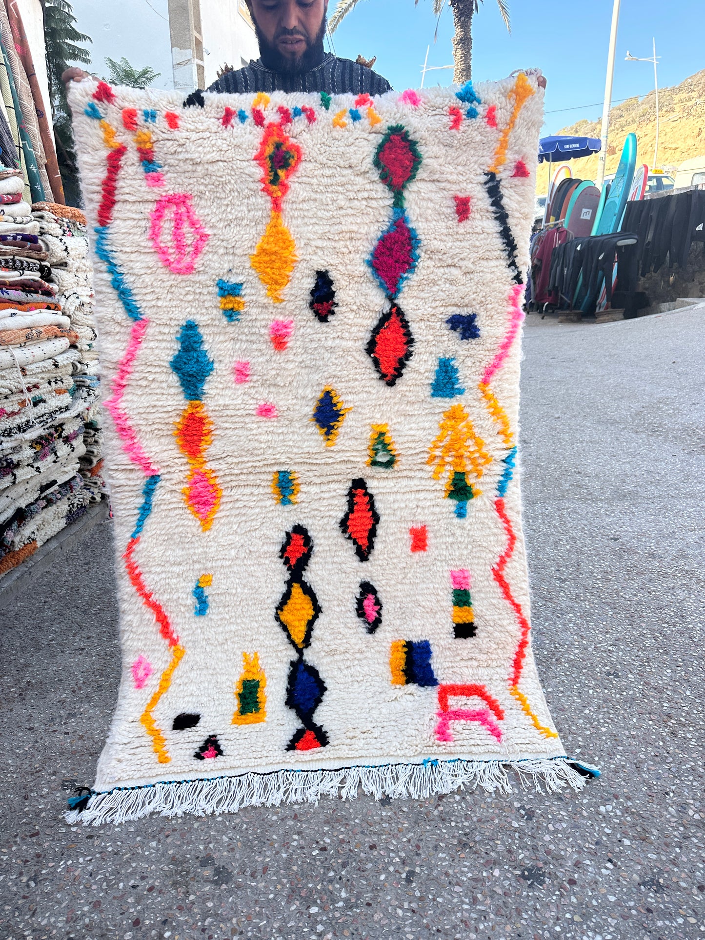 Handmade Azilal Rug, size 150 x 100 cm (4.92 x 3.28 ft)