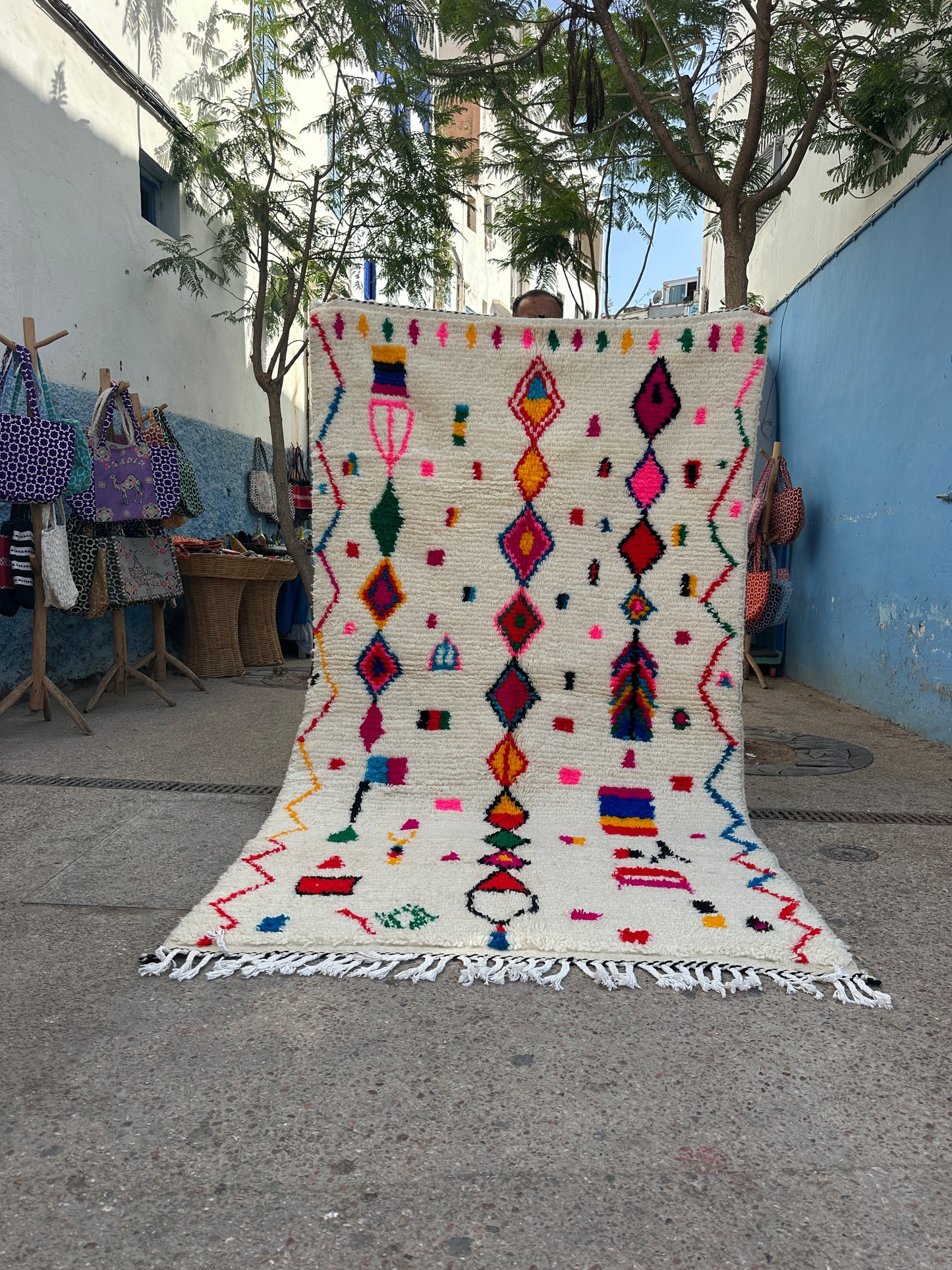 Handmade Azilal Rug, size 250 x 150 cm || 8.2 x 4.92 ft