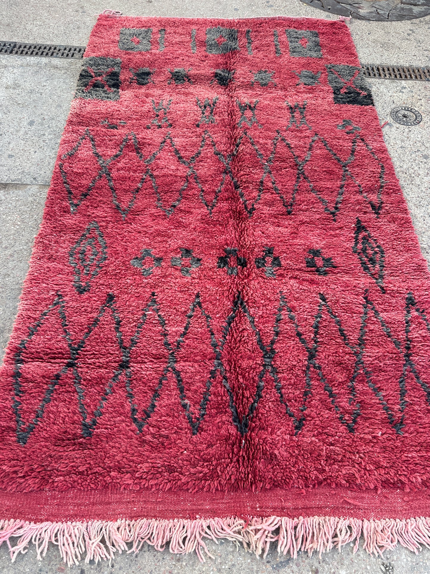 Handmade Beni Ouarain, size 250 x 150 cm || 8.2 x 4.92 ft