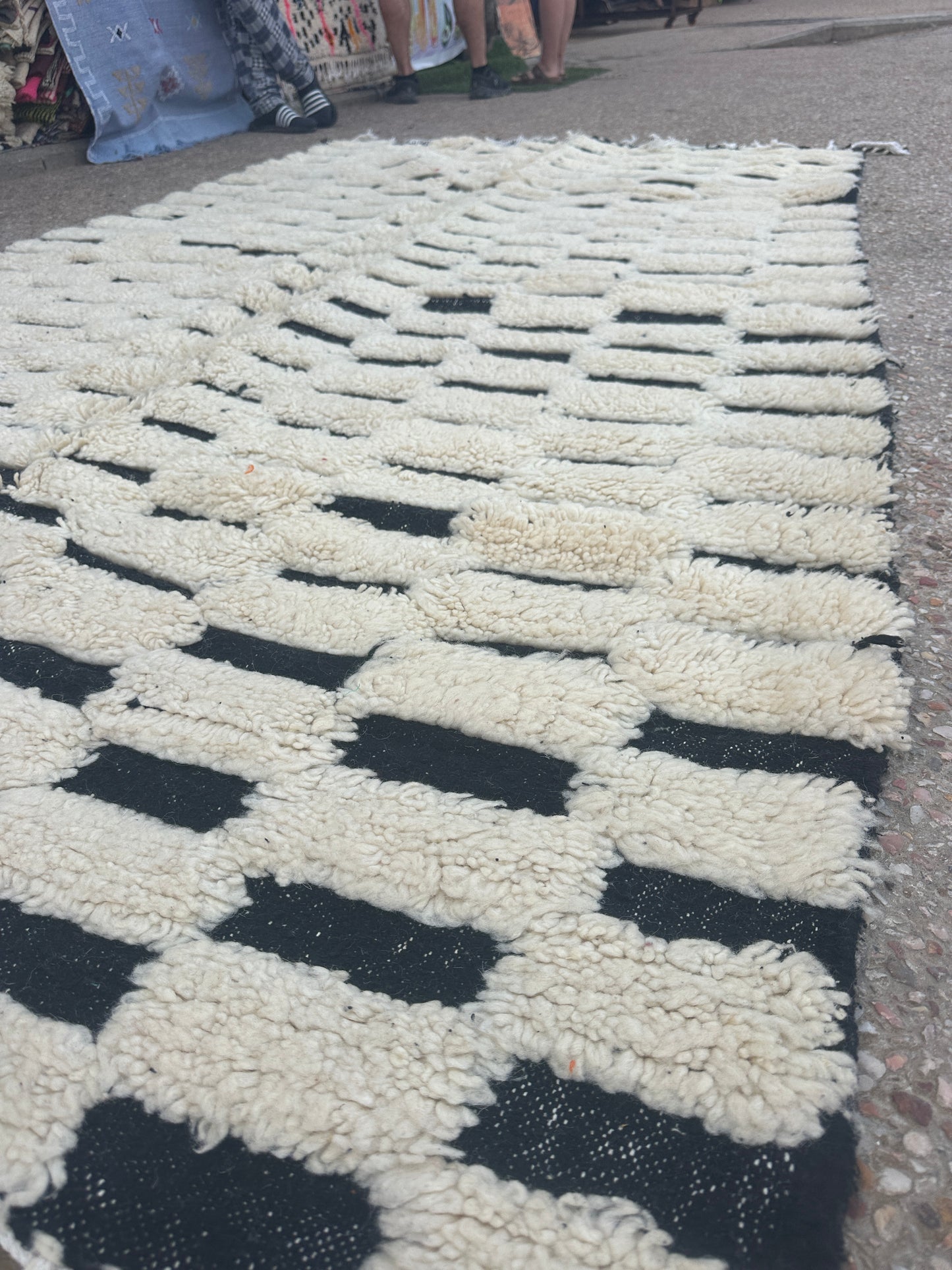 Beni Ouarain Rug size 250 x 150 cm || 8.2 x 4.92 ft