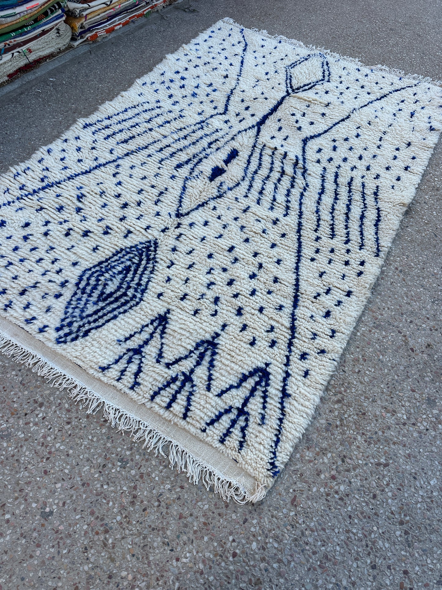 Handmade Azilal Rug, size 250 x 150 cm || 8.2 x 4.92 ft