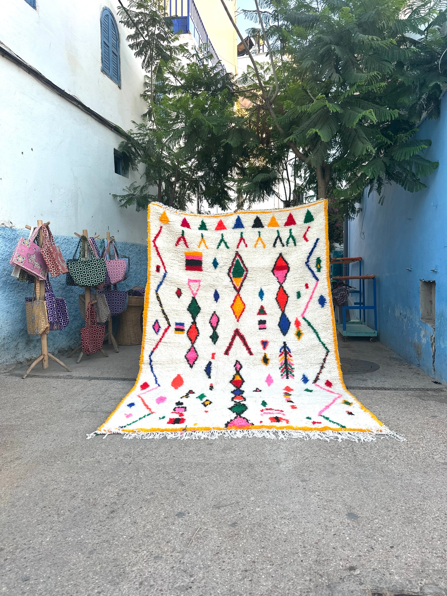 Handmade Azilal Rug, size 300 x 200 cm || 9.84 x 6.56 ft