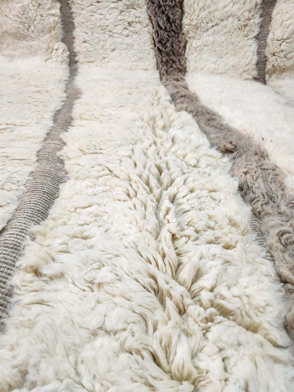 Mrirt Rug size 350 x 290 cm