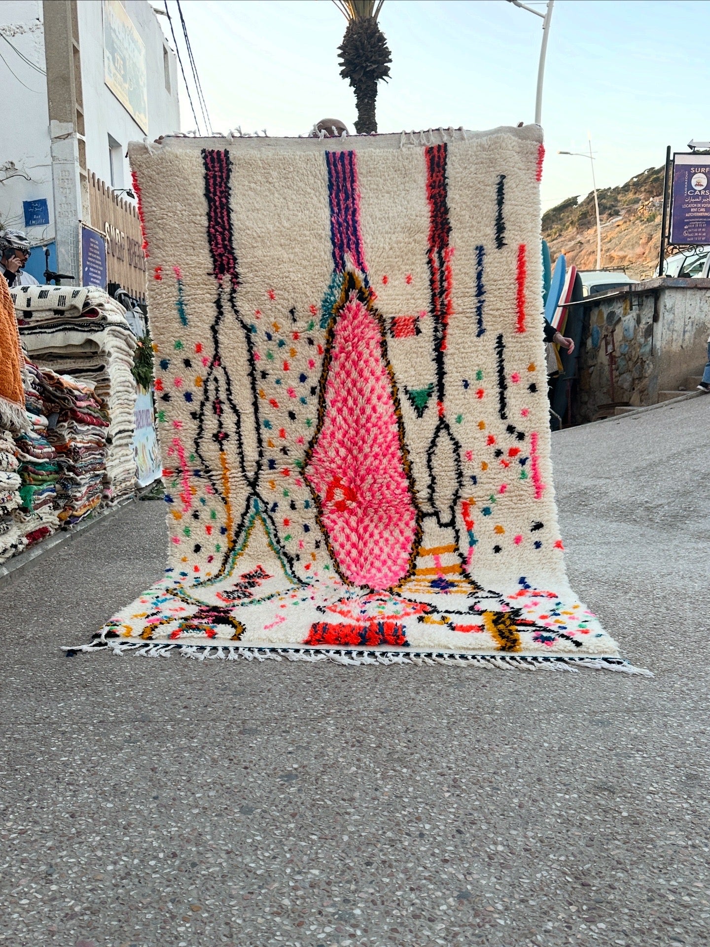 Handmade Azilal Rug, size 250 x 150 cm || 8.2 x 4.92 ft